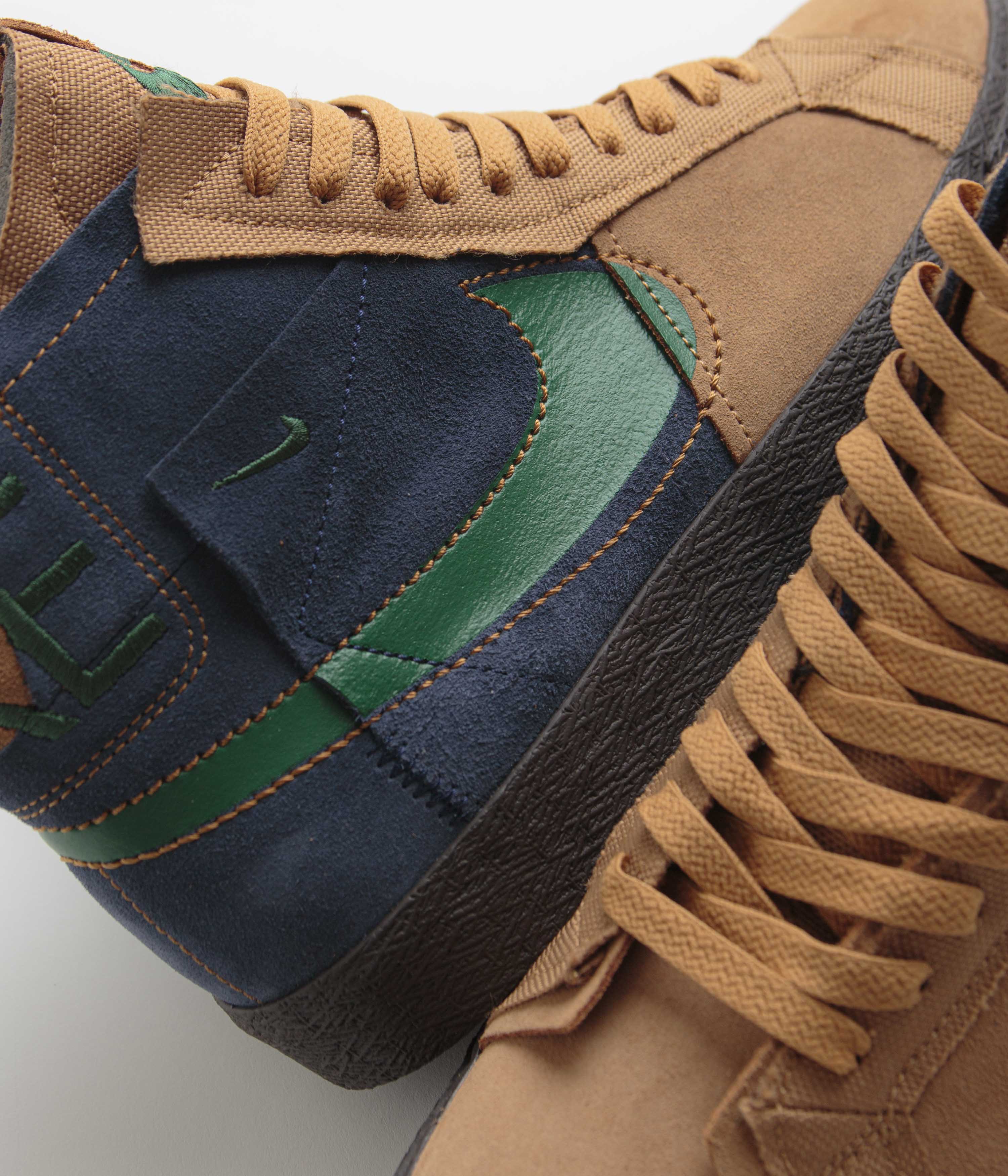 Nike SB Blazer Mid Premium Shoes - Legend Dark Brown / Fir - Obsidian - Image 3