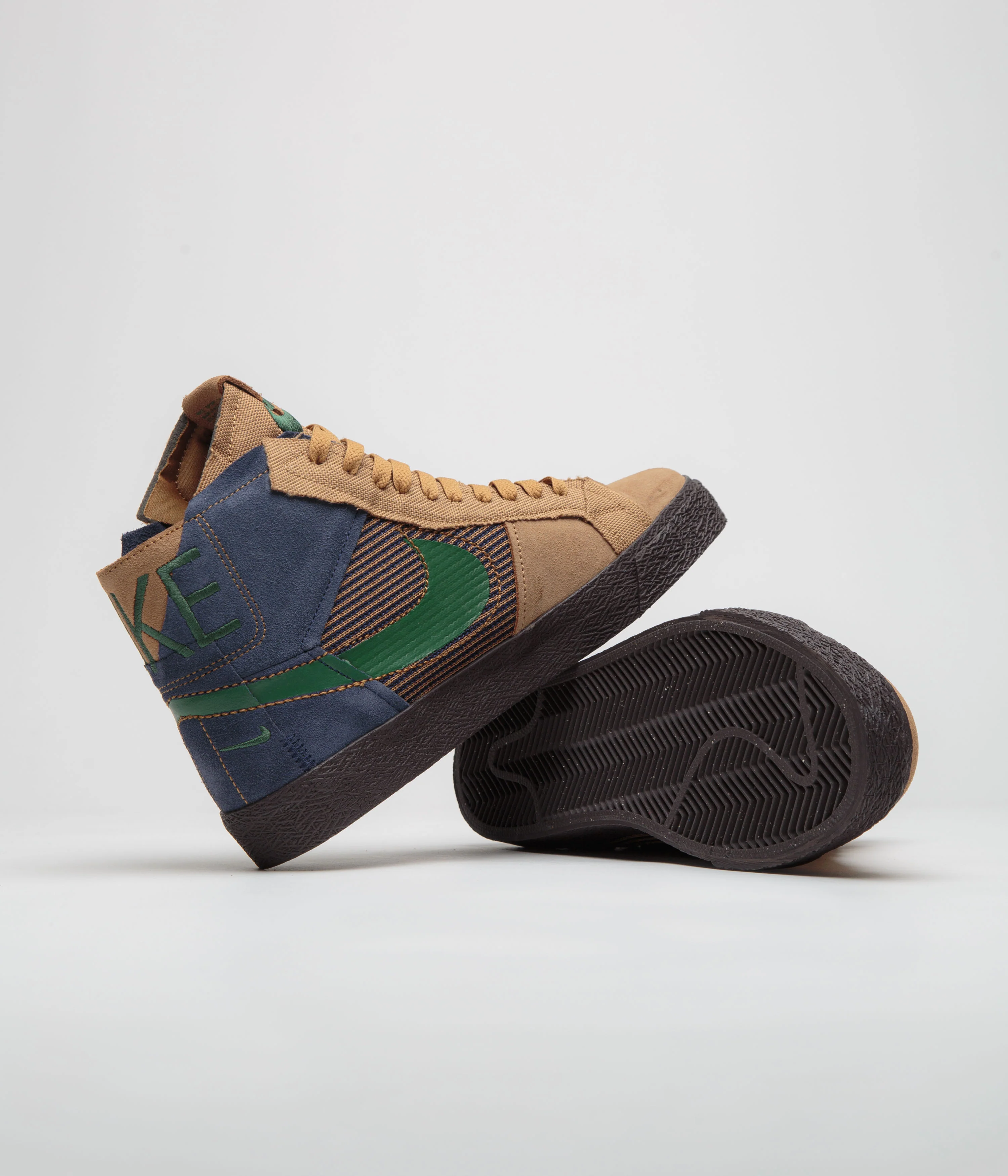 Nike SB Blazer Mid Premium Shoes - Legend Dark Brown / Fir - Obsidian - Image 5