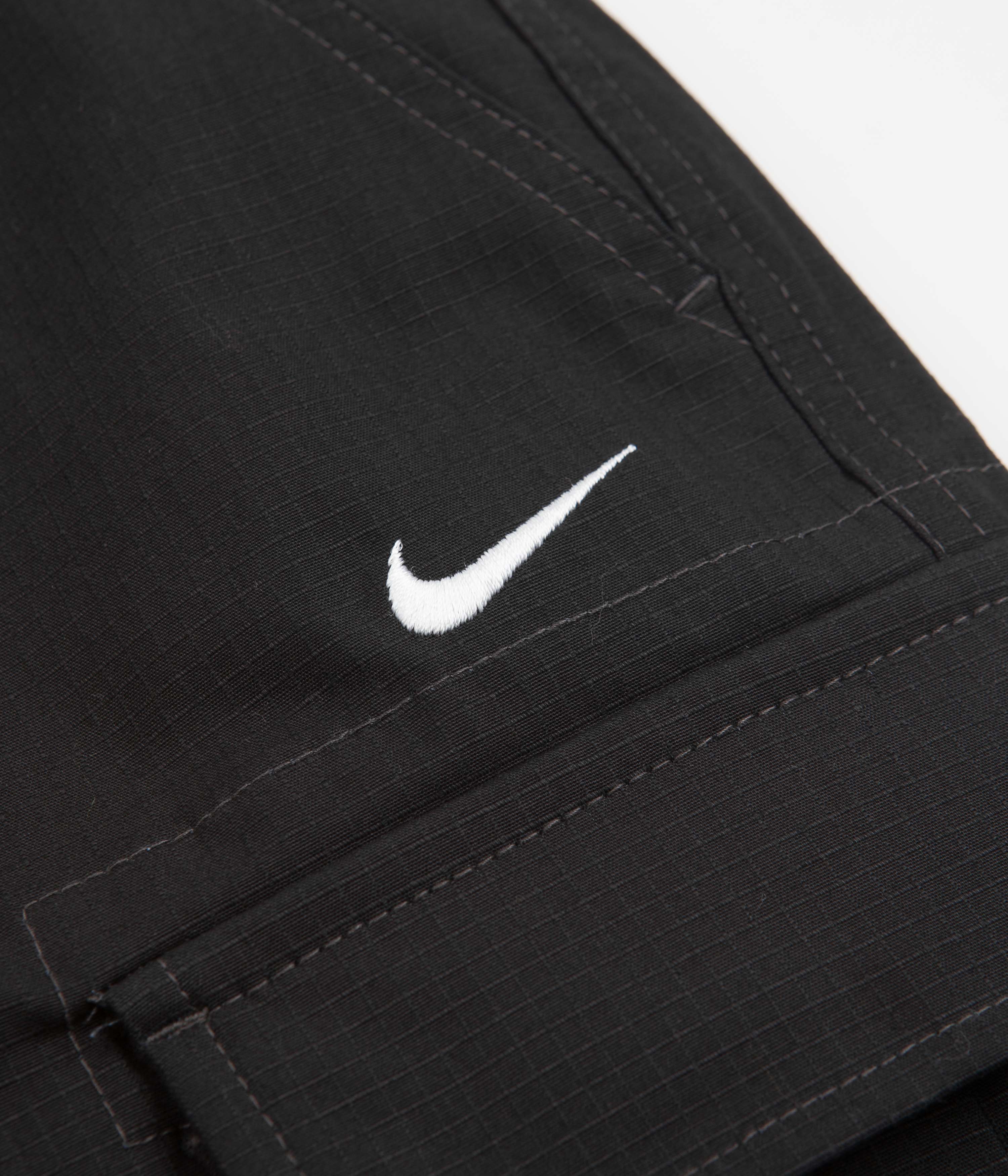 Nike SB Cargo Shorts - Black / White - Image 4