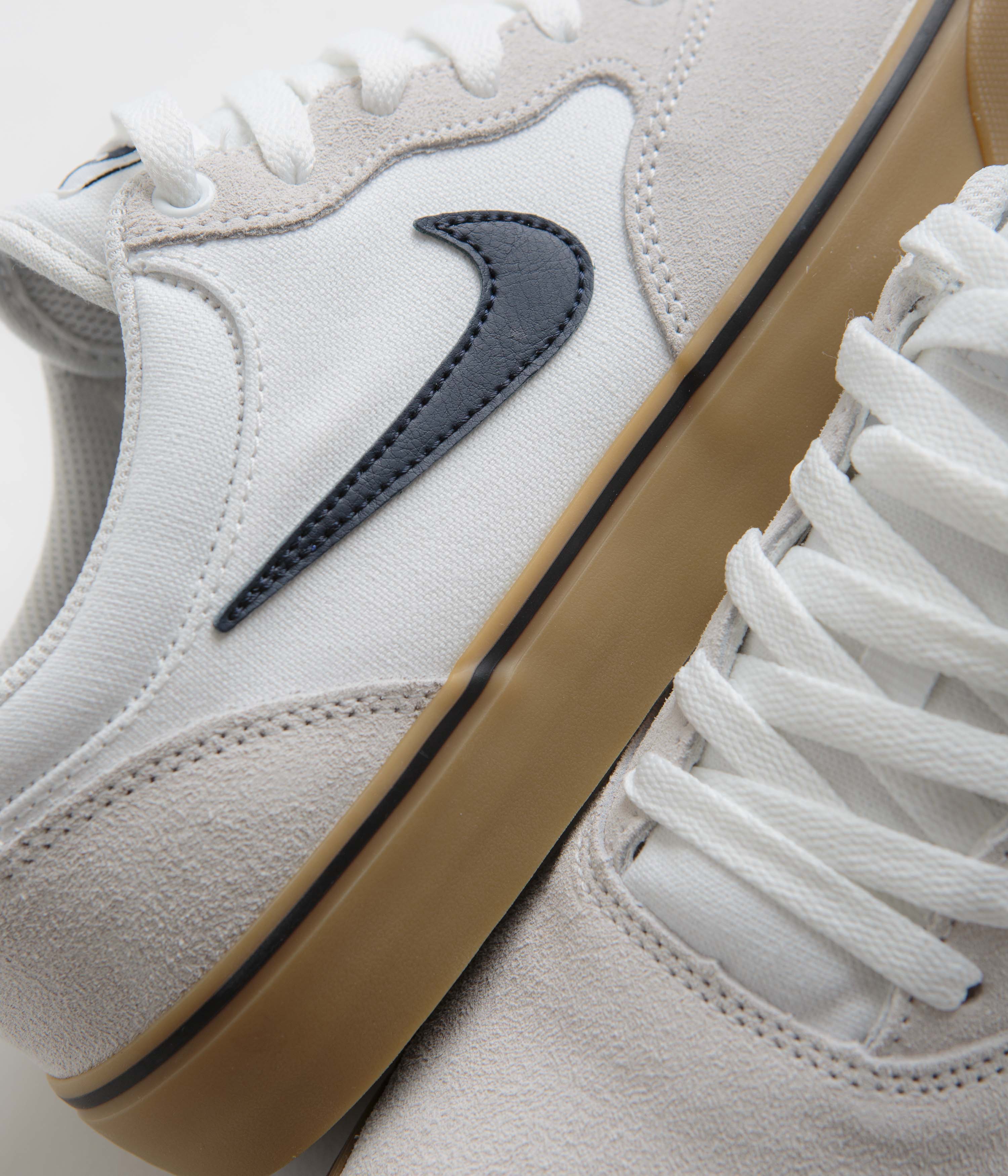 Nike SB Chron 2 Shoes - White / Obsidian - White - Gum Light Brown - Image 4