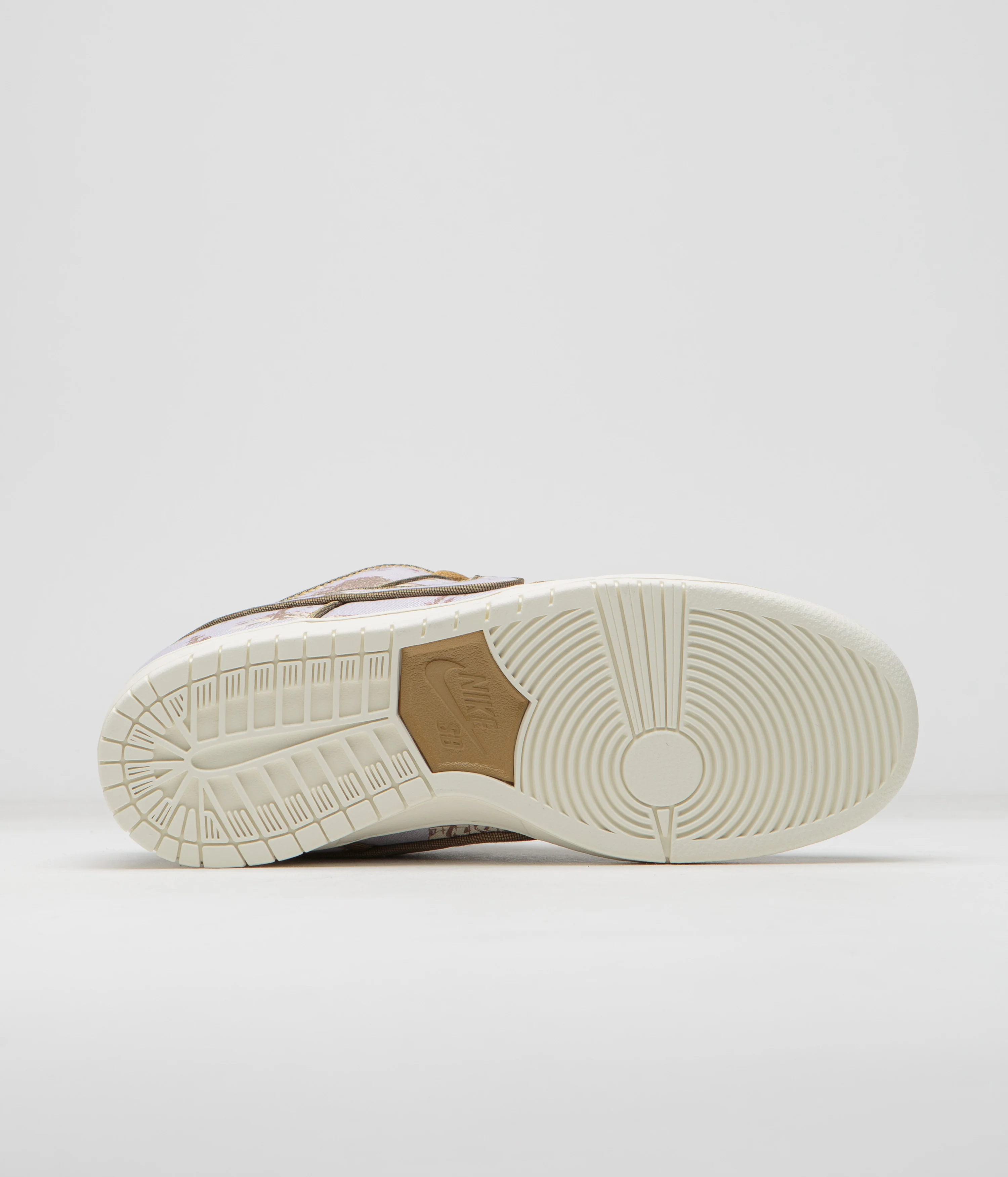 Nike SB City of Style Dunk Low Pro Premium Shoes - Football Grey / Coconut Milk - Khaki - Image 7