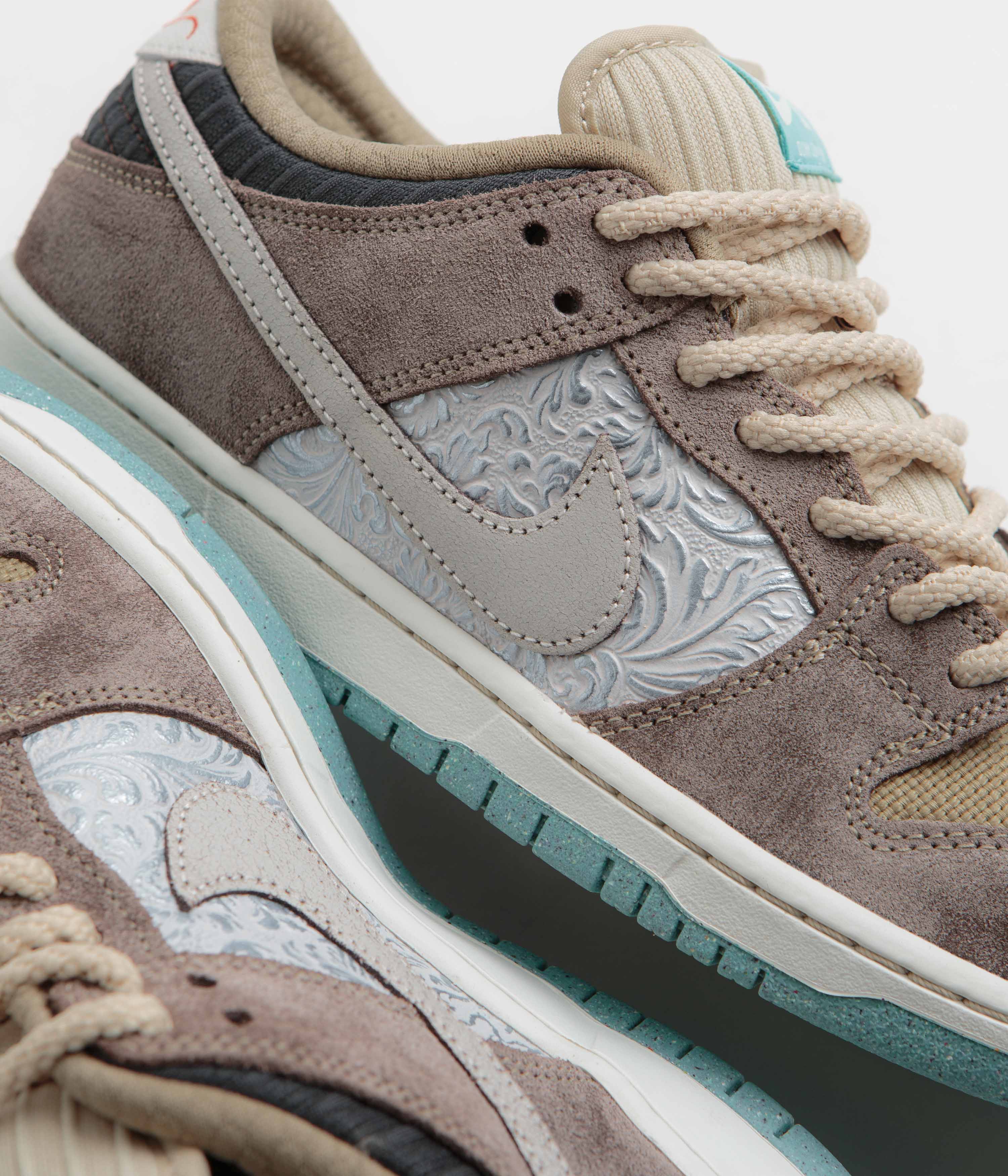 Nike SB Dunk Low Pro Premium Shoes - Baroque Brown / Summit White - Sanddrift - Image 3