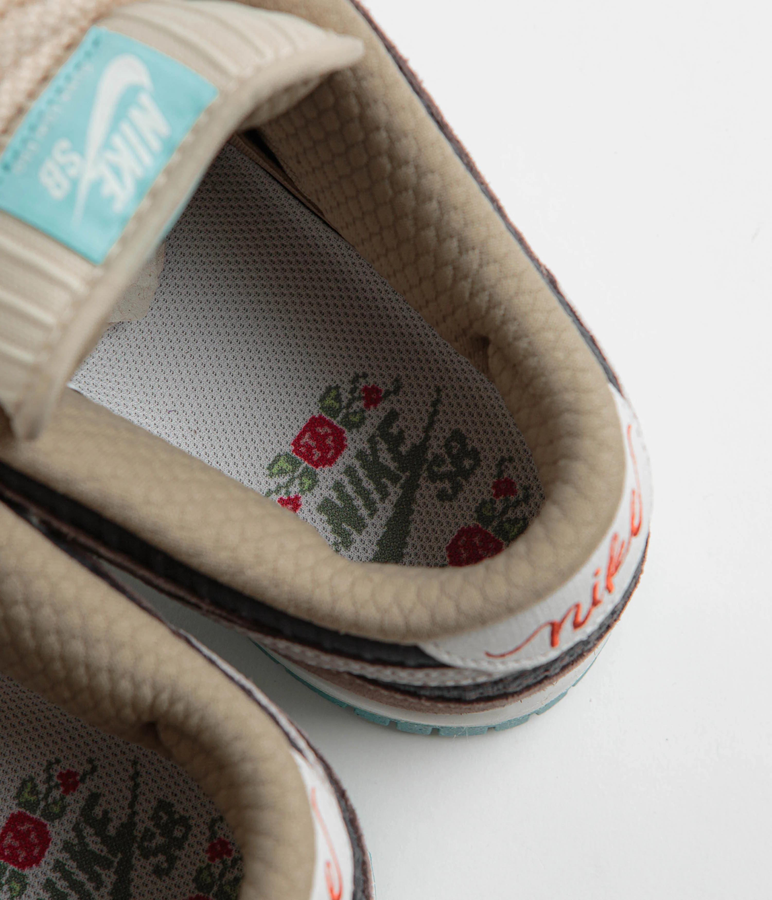 Nike SB Dunk Low Pro Premium Shoes - Baroque Brown / Summit White - Sanddrift - Image 4