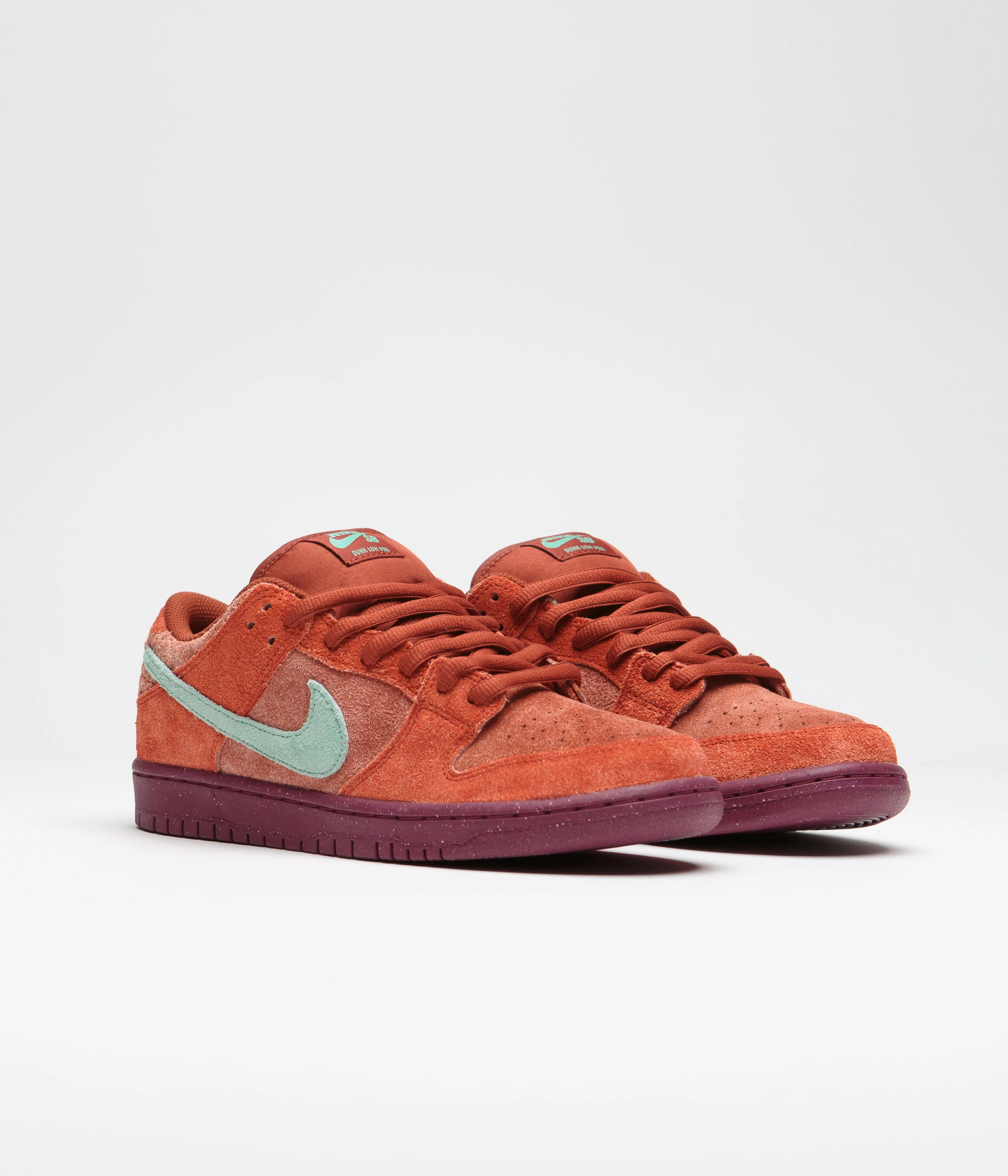 Nike SB Dunk Low Pro Premium Shoes - Mystic Red / Emerald Rise - Rugged Orange - Image 2
