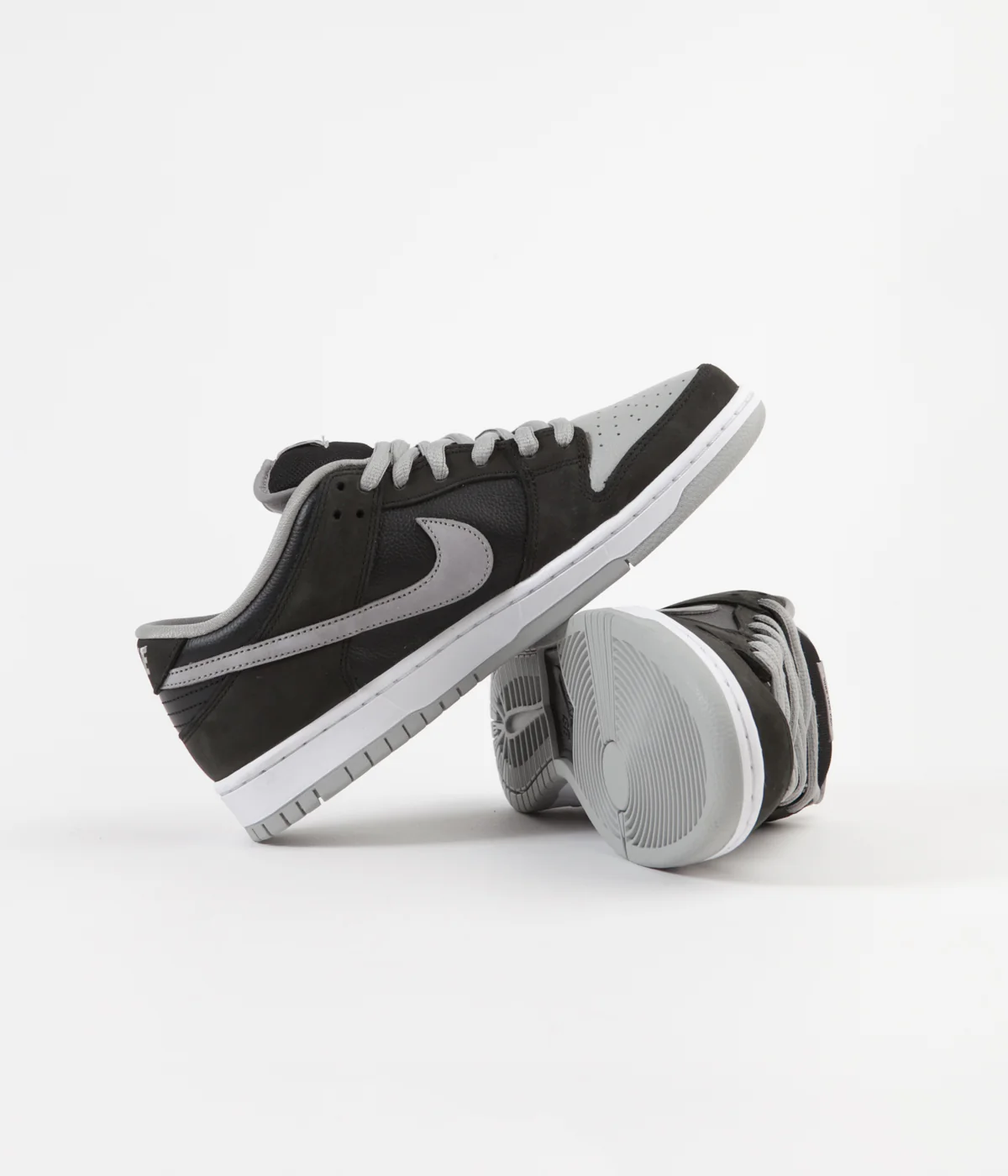 Nike SB Dunk Low Pro Shoes - Black / Medium Grey - Black - White - Image 5
