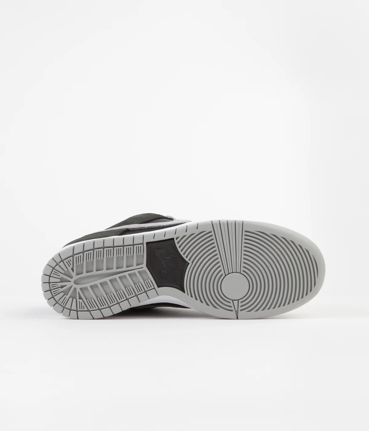 Nike SB Dunk Low Pro Shoes - Black / Medium Grey - Black - White - Image 6