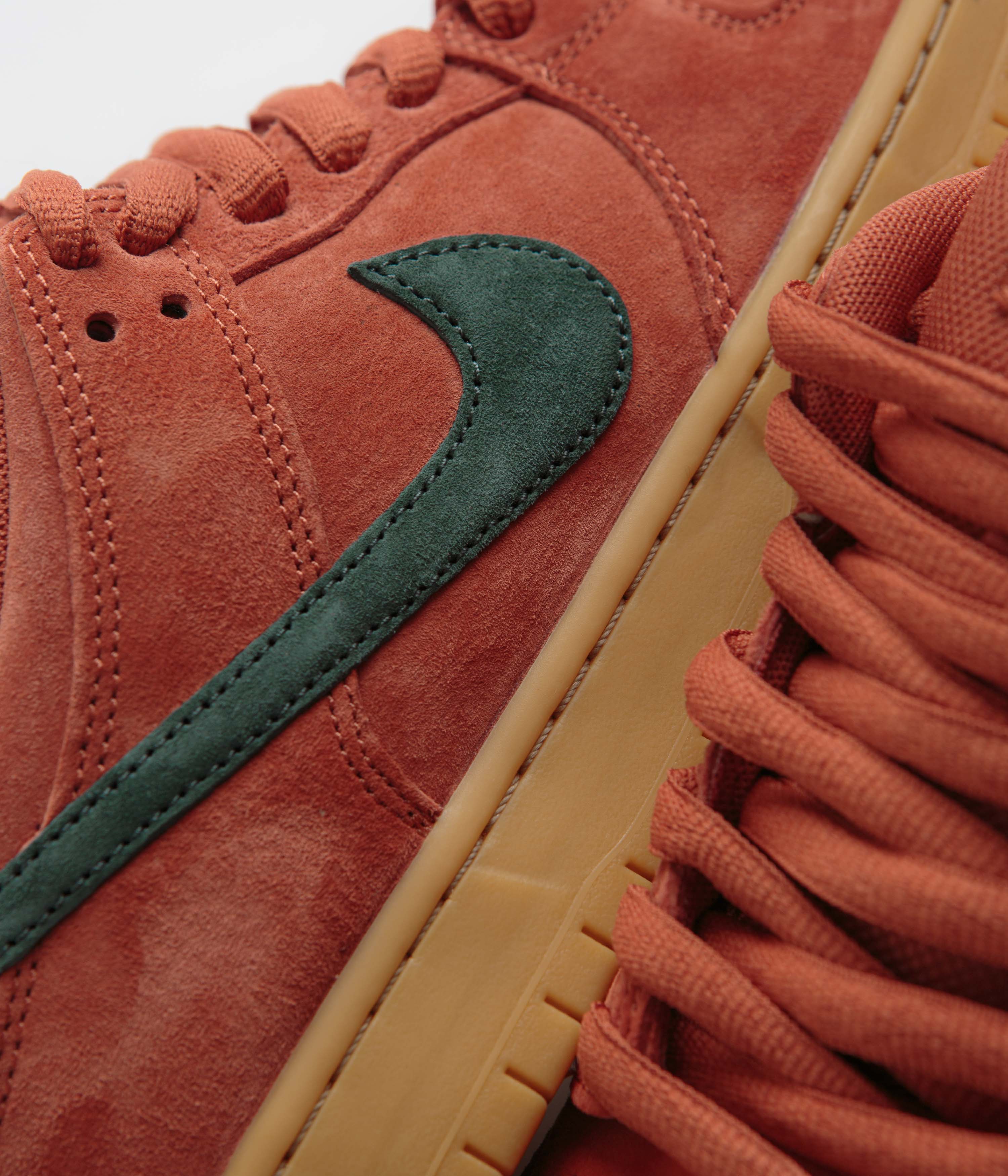 Nike SB Dunk Low Pro Shoes - Burnt Sunrise / Vintage Green - Image 3