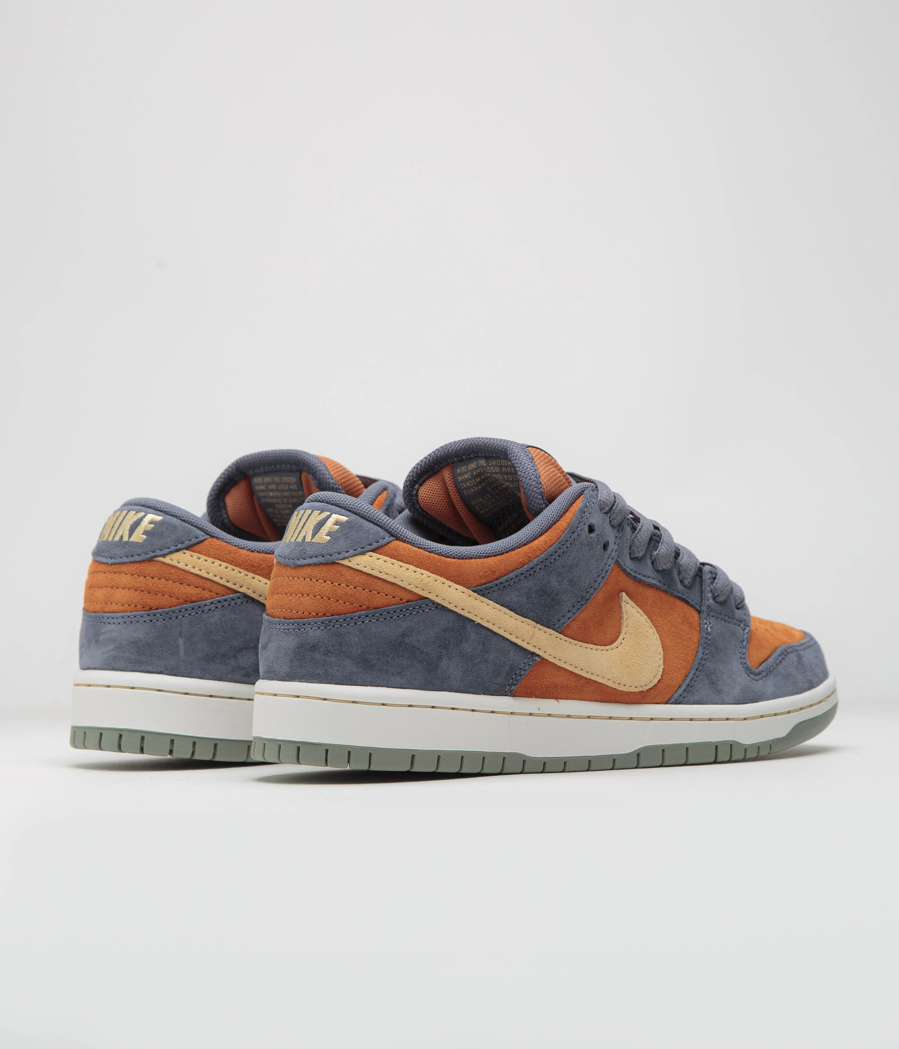 Nike SB Dunk Low Pro Shoes - Light Carbon / Sesame - Monarch - Image 4