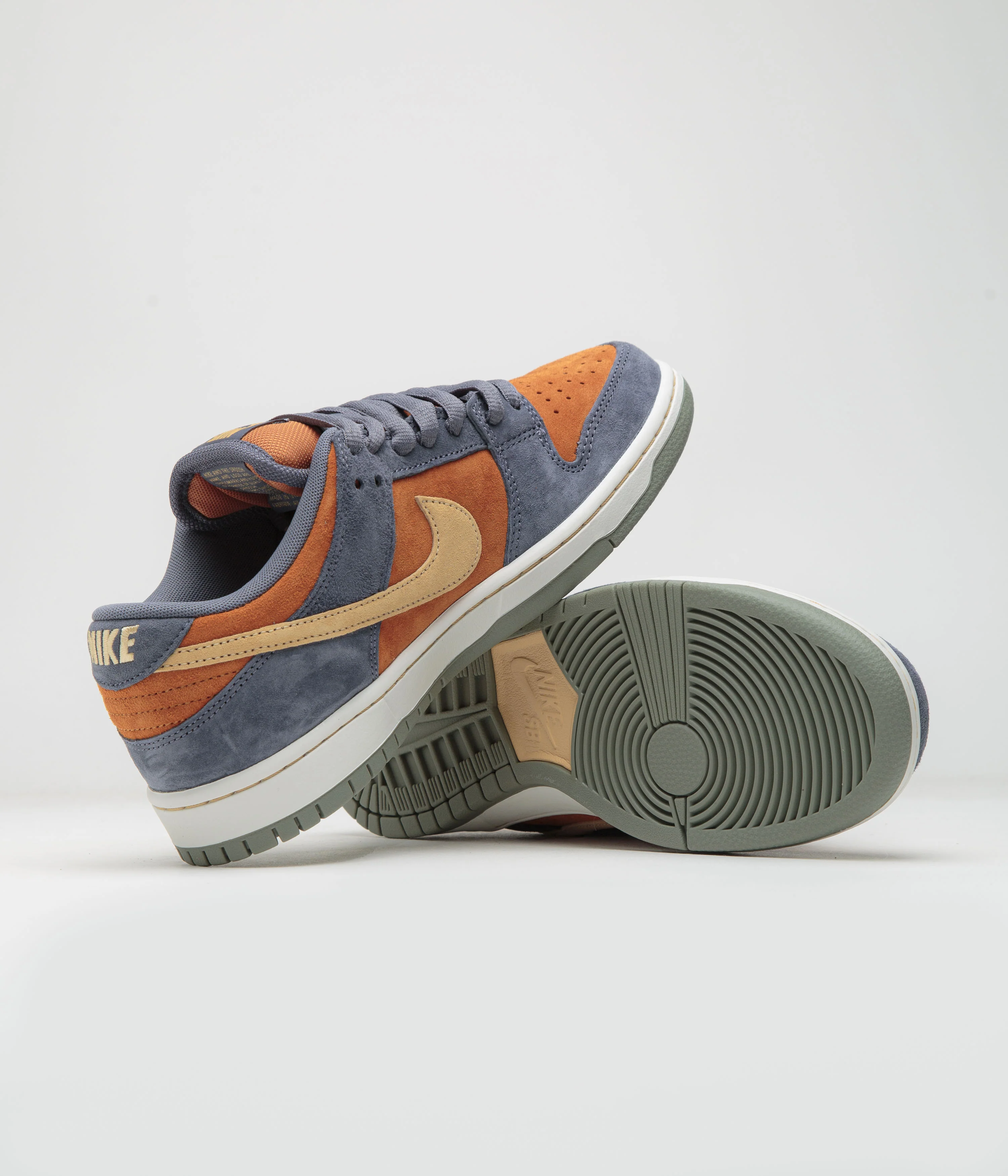 Nike SB Dunk Low Pro Shoes - Light Carbon / Sesame - Monarch - Image 5
