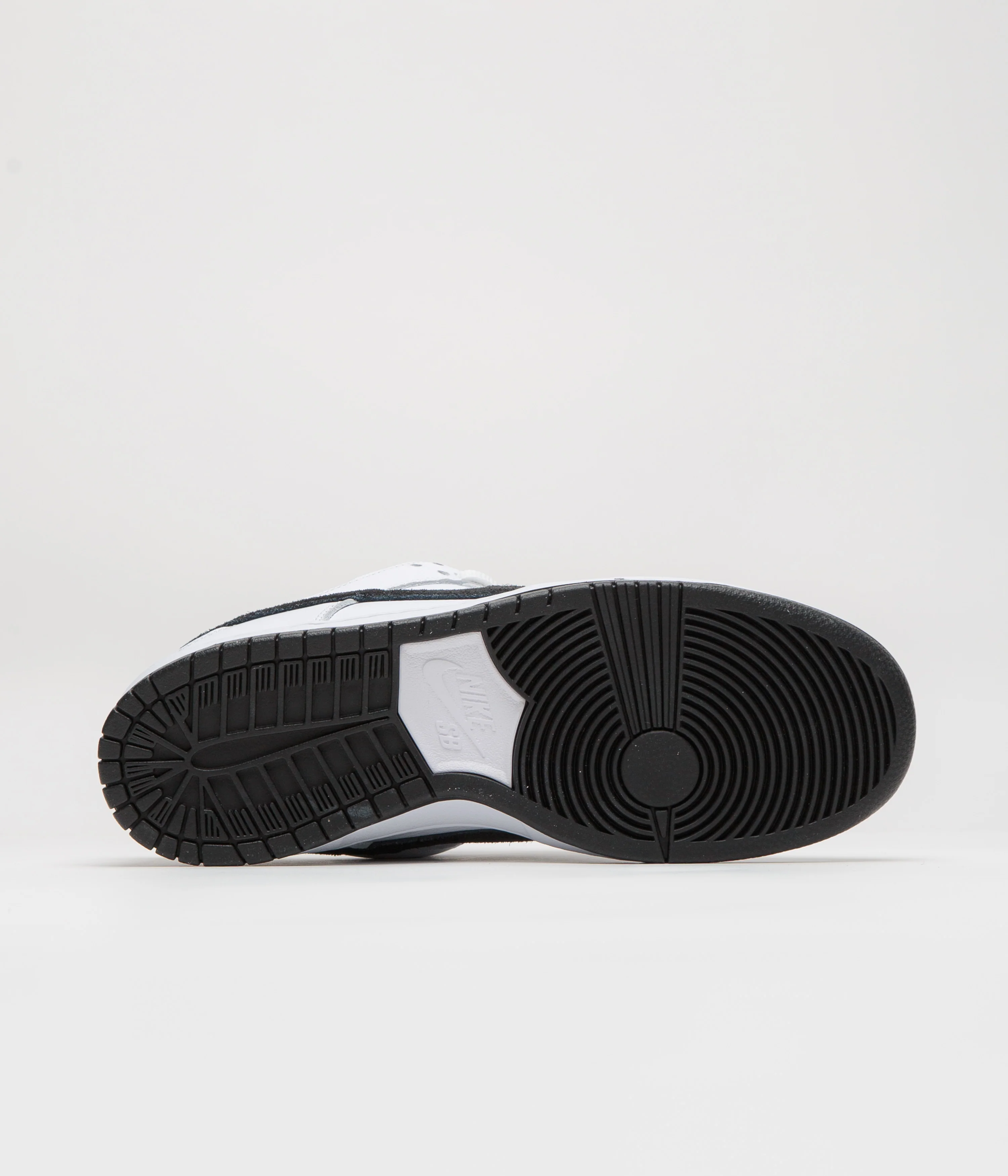 Nike SB Dunk Low Pro Shoes - White / Black - White - Black - Image 6