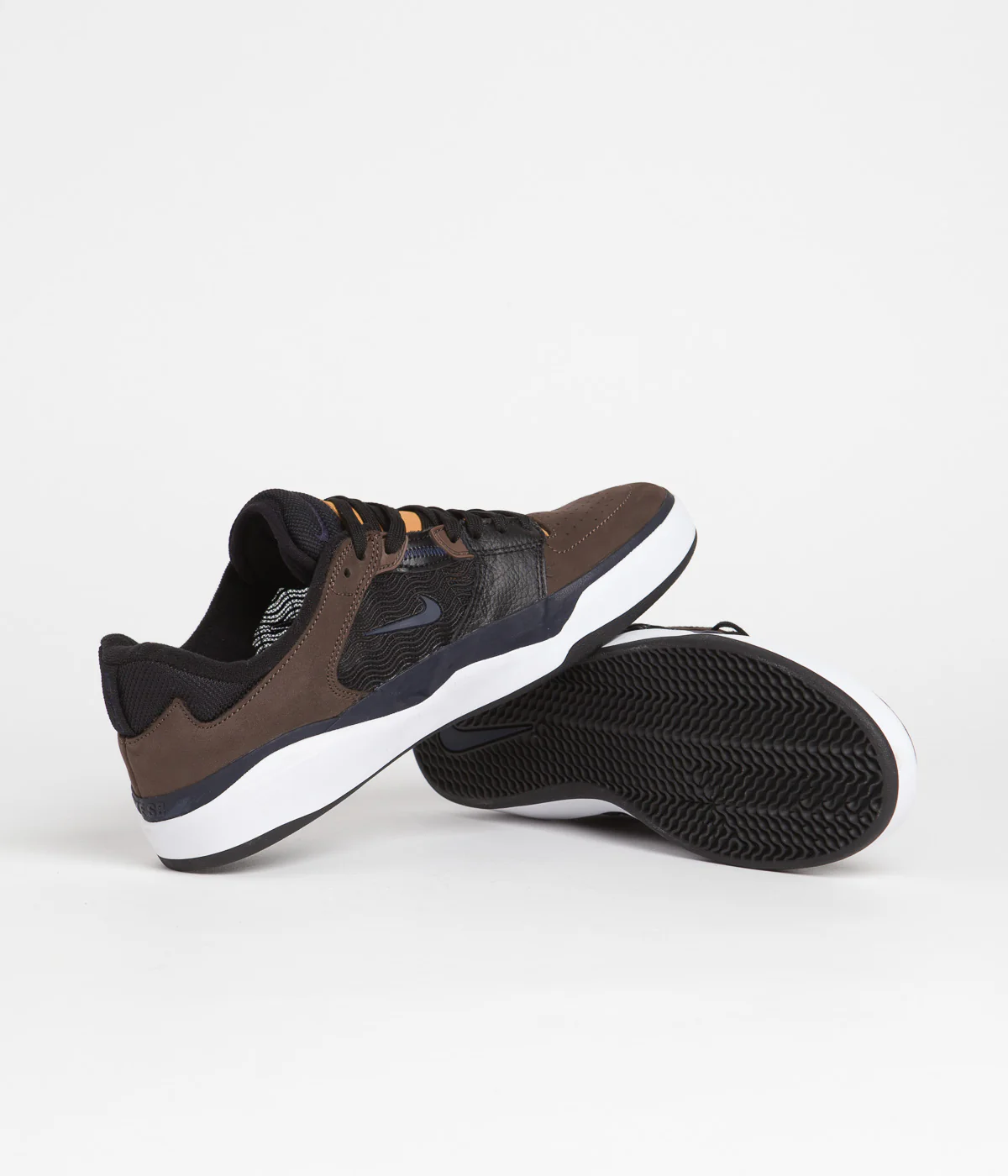 Nike SB Ishod Premium Shoes - Baroque Brown / Obsidian - Black - Image 5