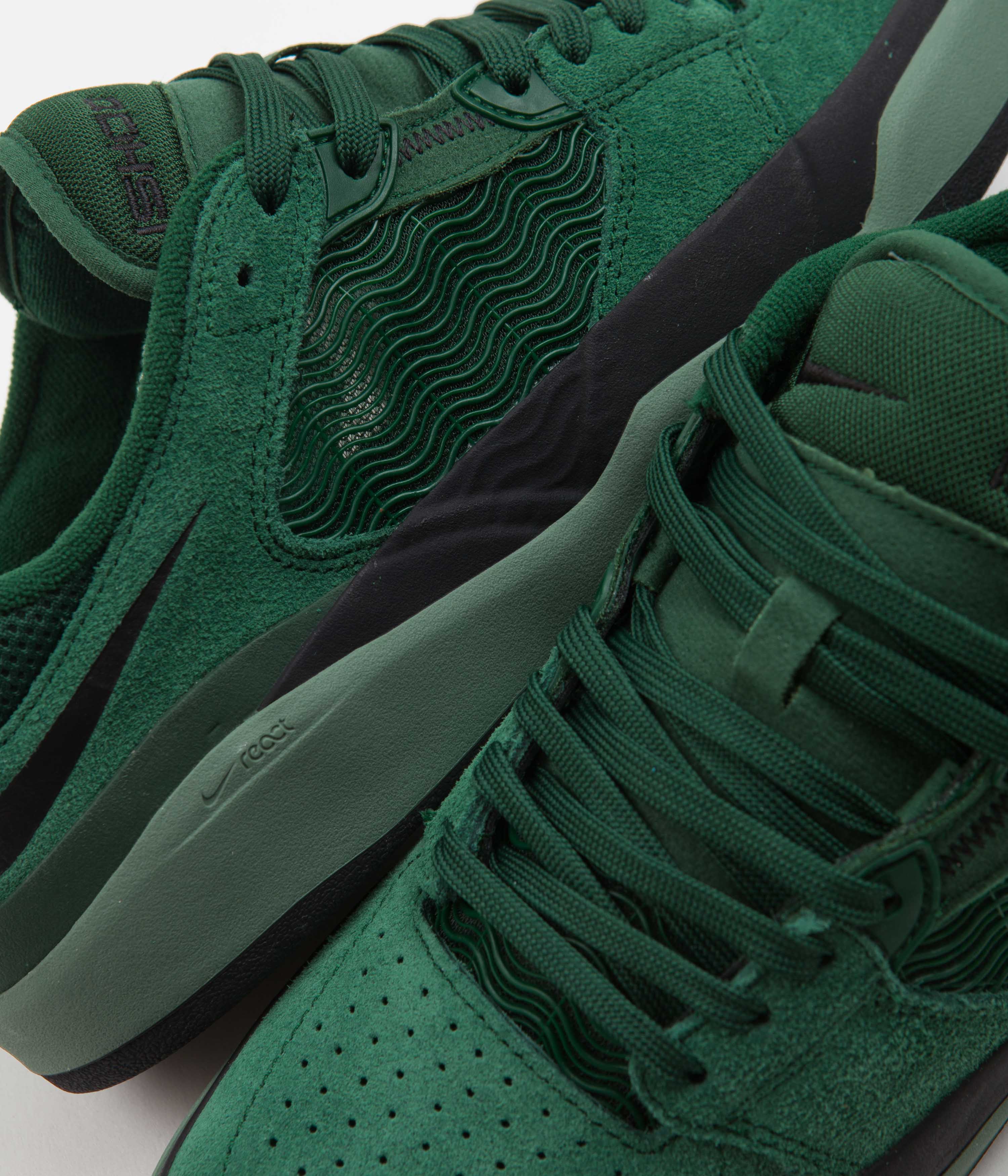 Nike SB Ishod Shoes - Gorge Green / Black - Dutch Green - Black - Image 3