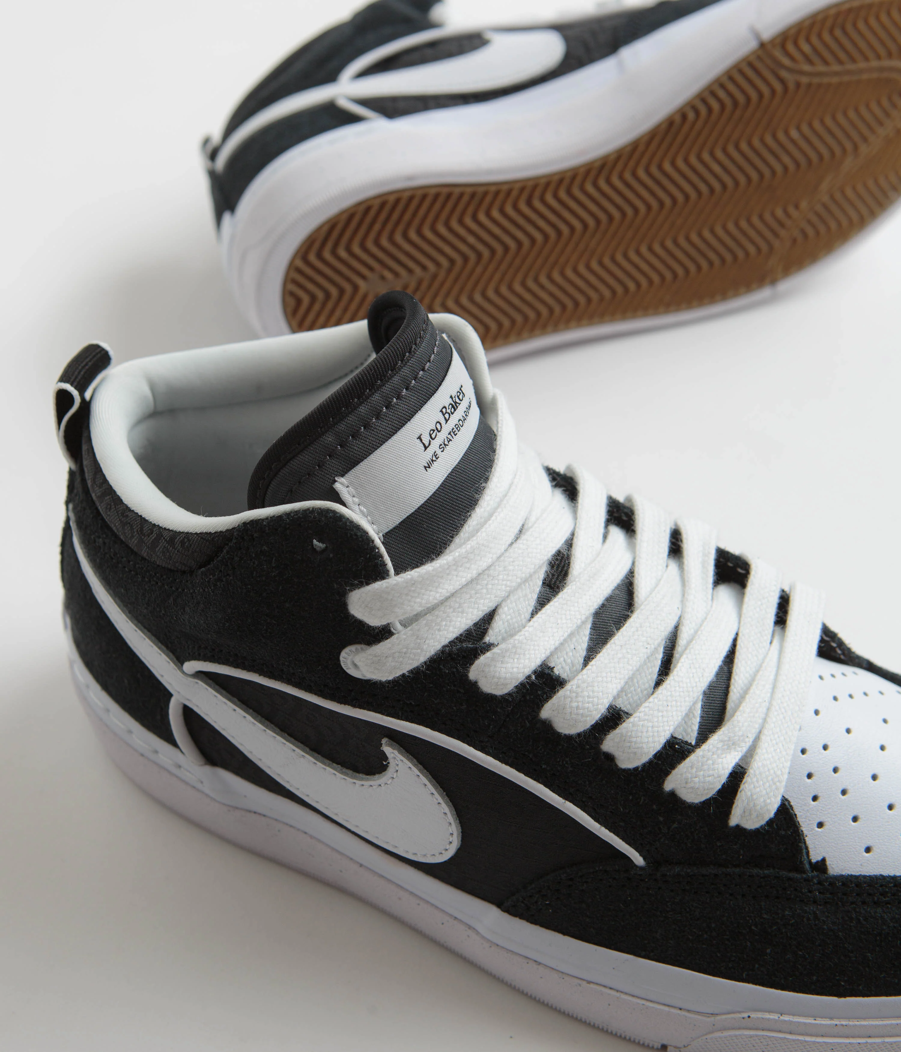 Nike SB React Leo Shoes - Black / White - Black - Gum Light Brown - Image 3