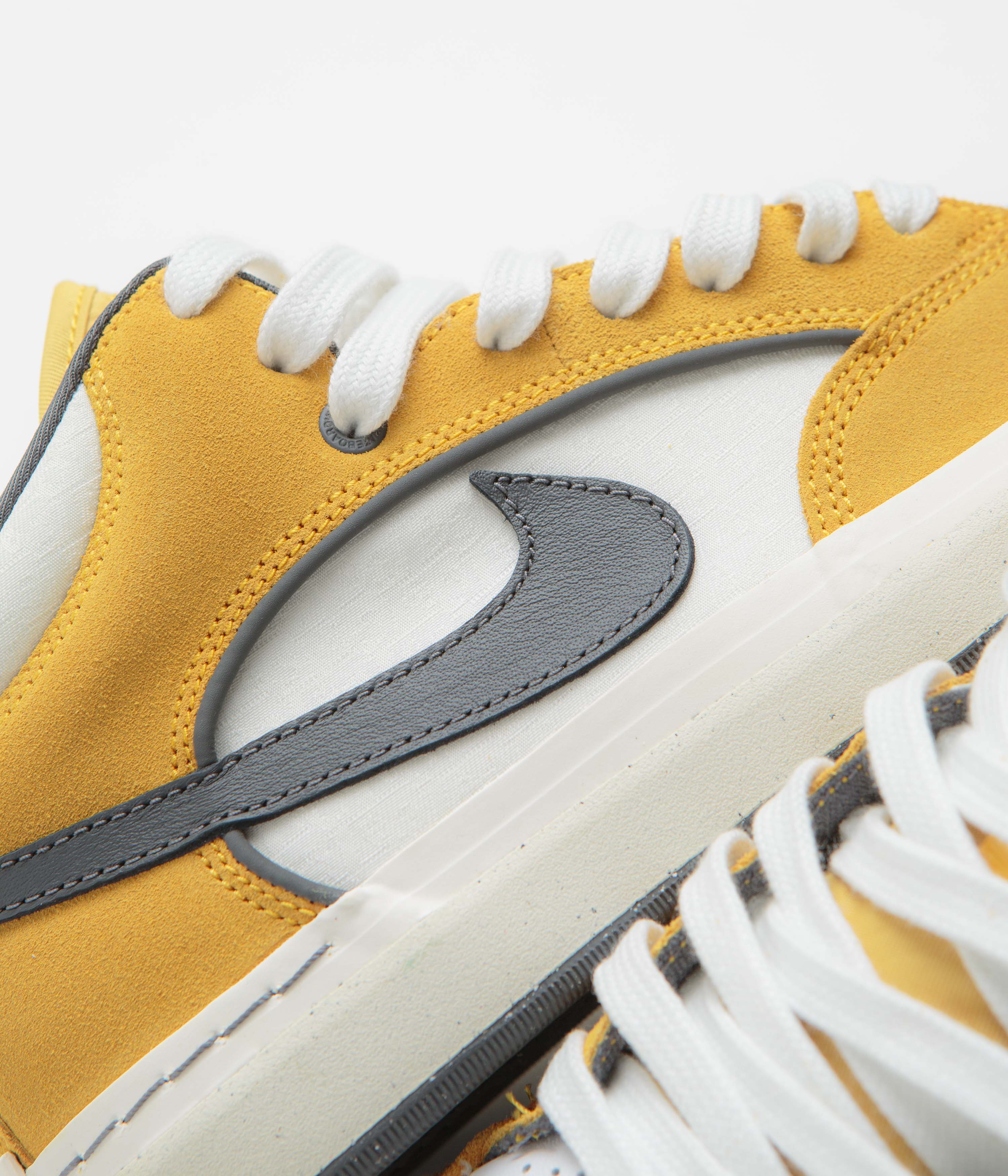 Nike SB React Leo Shoes - University Gold / Dark Grey - Image 3