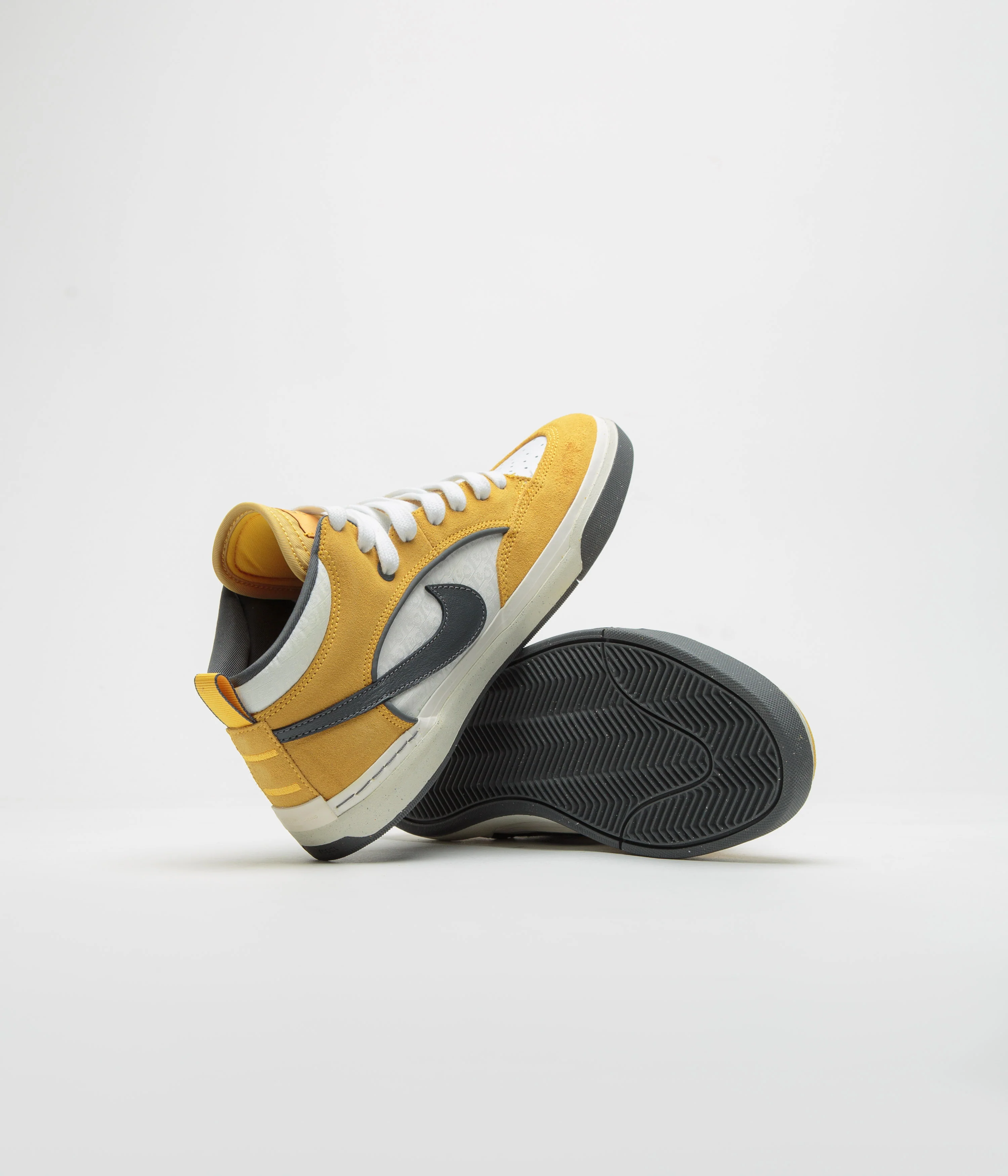 Nike SB React Leo Shoes - University Gold / Dark Grey - Image 5