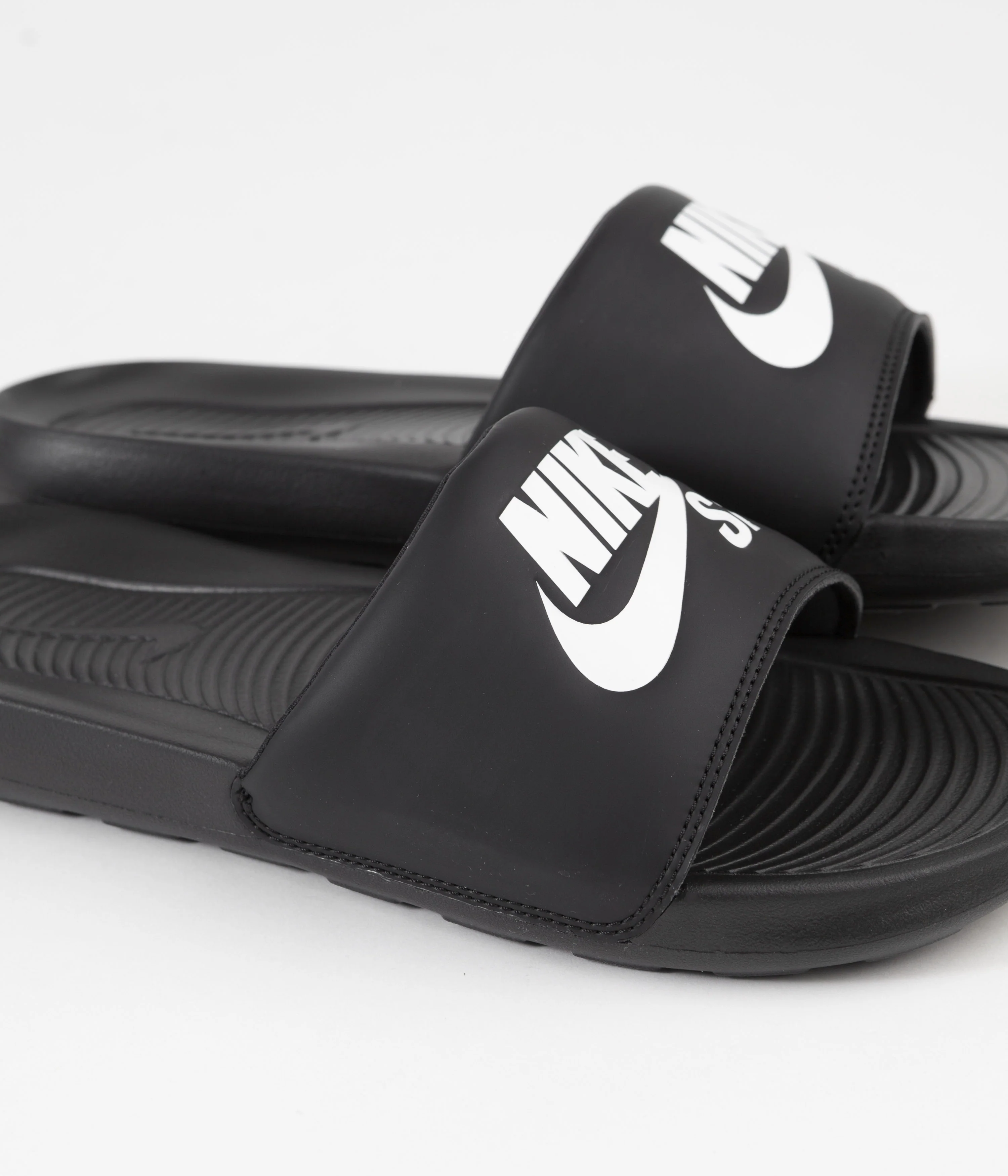 Nike SB Victori One Slides - Black / White - Black - Image 3