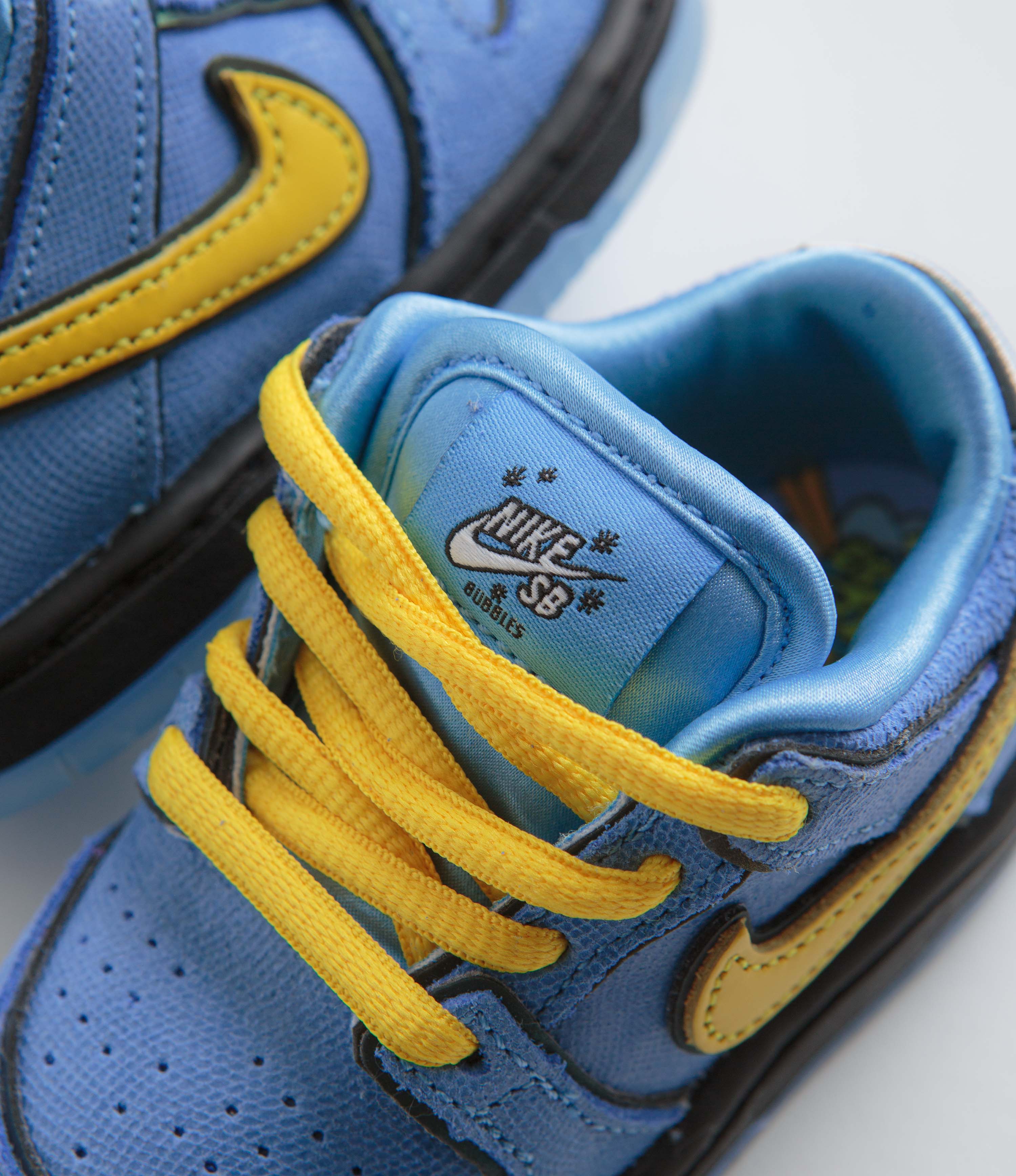 Nike SB x Powerpuff Girls Dunk Low Pro 'Bubbles' (Toddler) Shoes - University Blue / Tour Yellow - Image 3