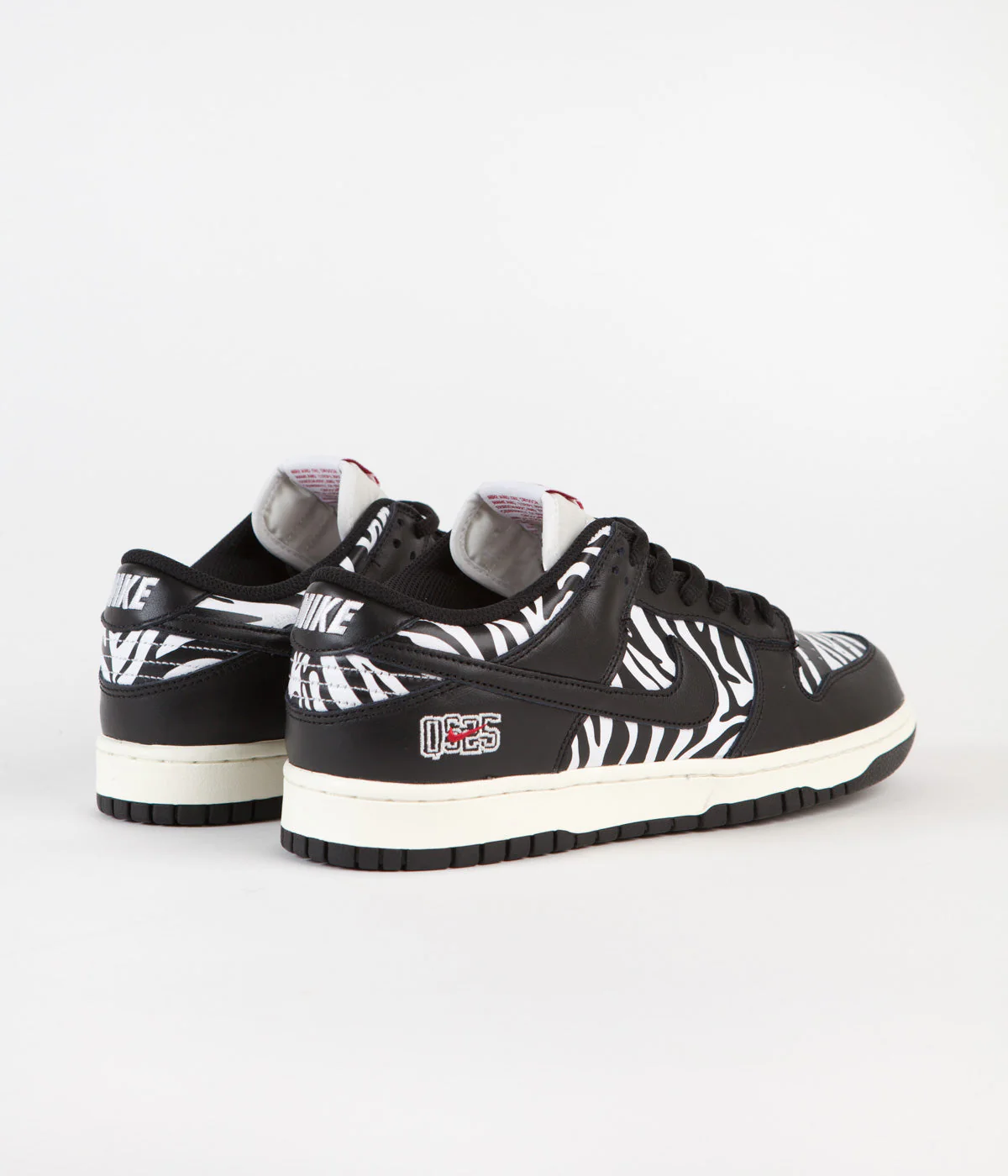 Nike SB x Quartersnacks Dunk Low OG Shoes - Black / White - Image 4
