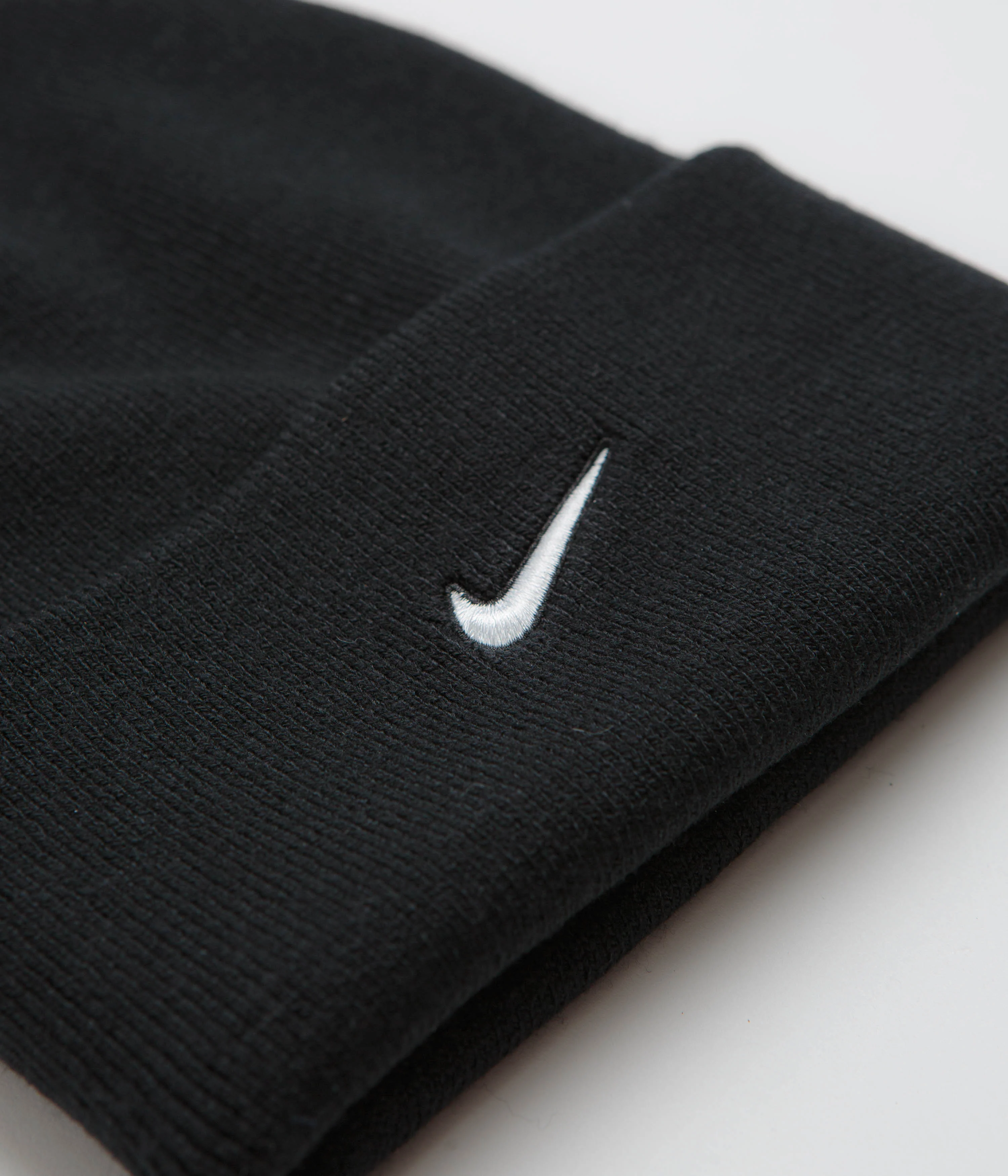 Nike Swoosh Peak Beanie - Black / White - Image 2