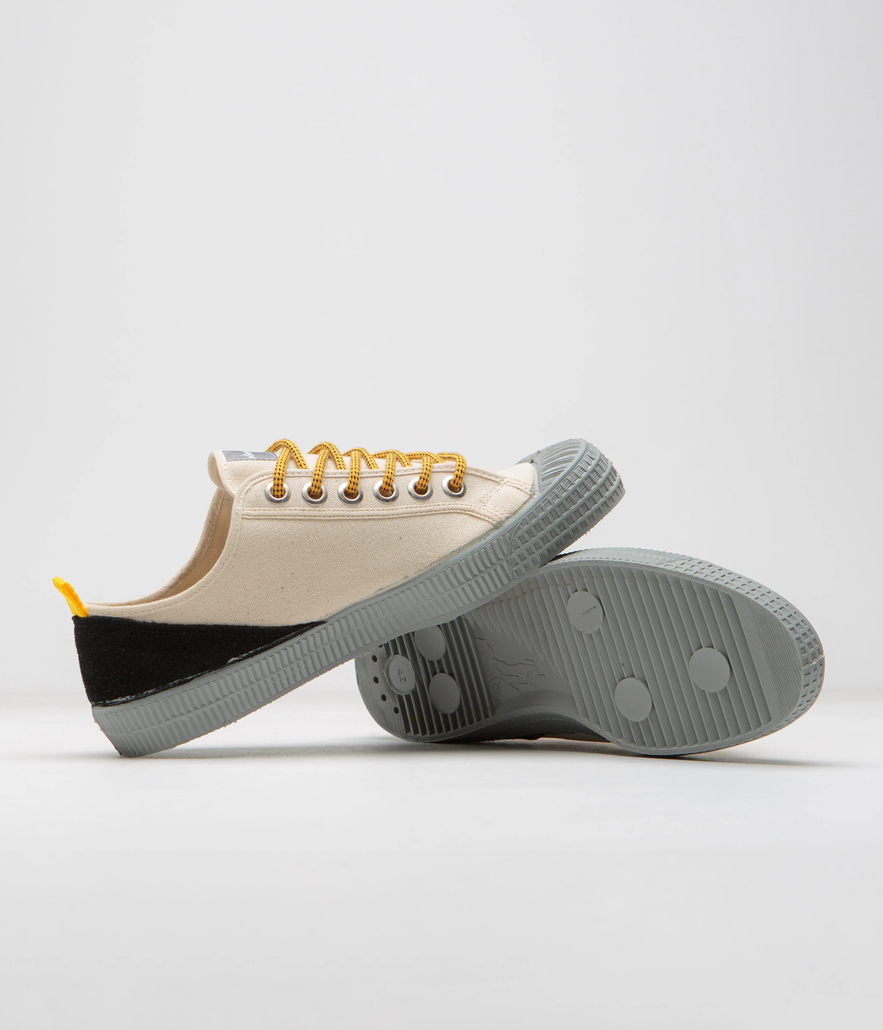 Novesta Star Master Summer Hiker Shoes - 99 Beige / Black / 212 Grey - Image 5