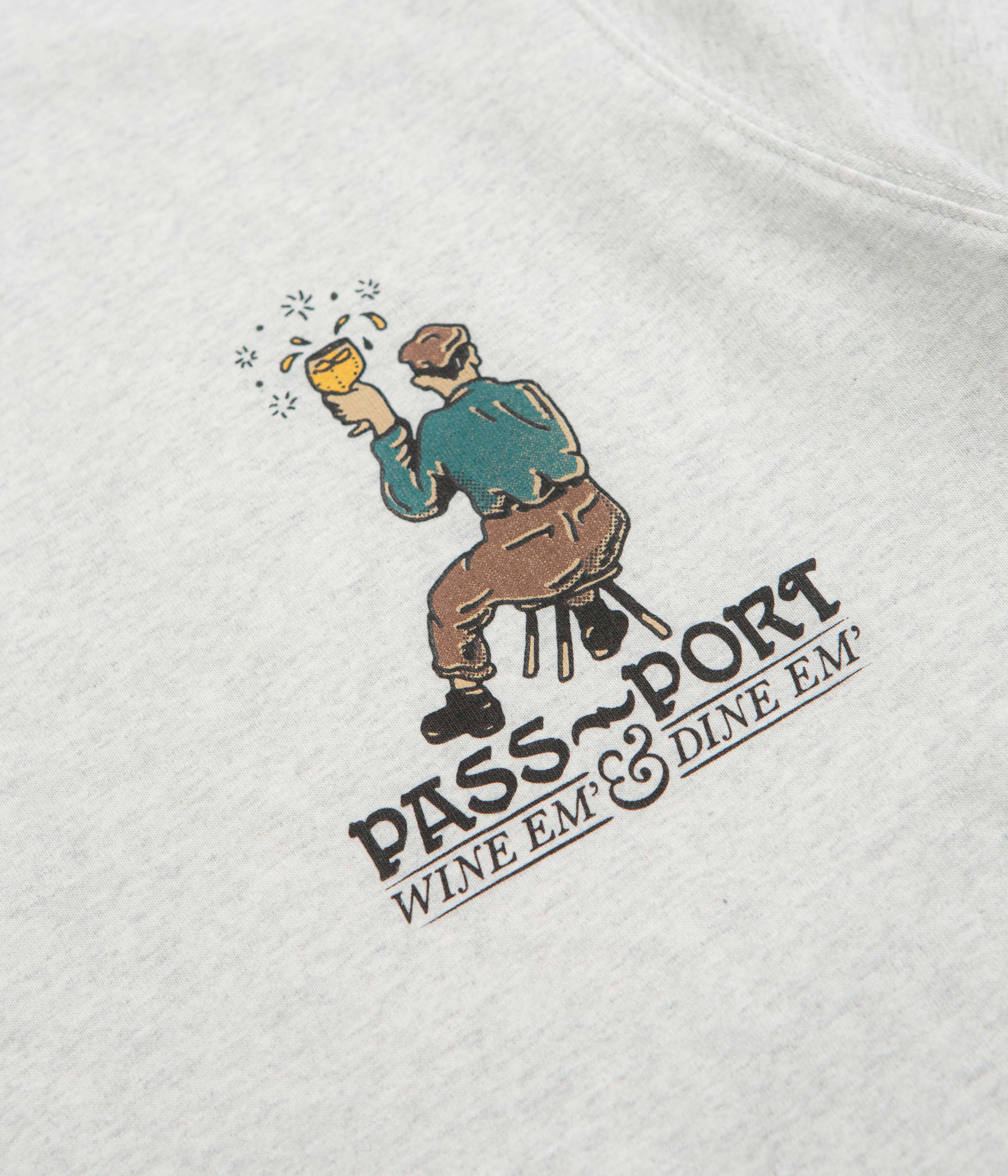 Pass Port Wine Em T-Shirt - Ash - Image 3
