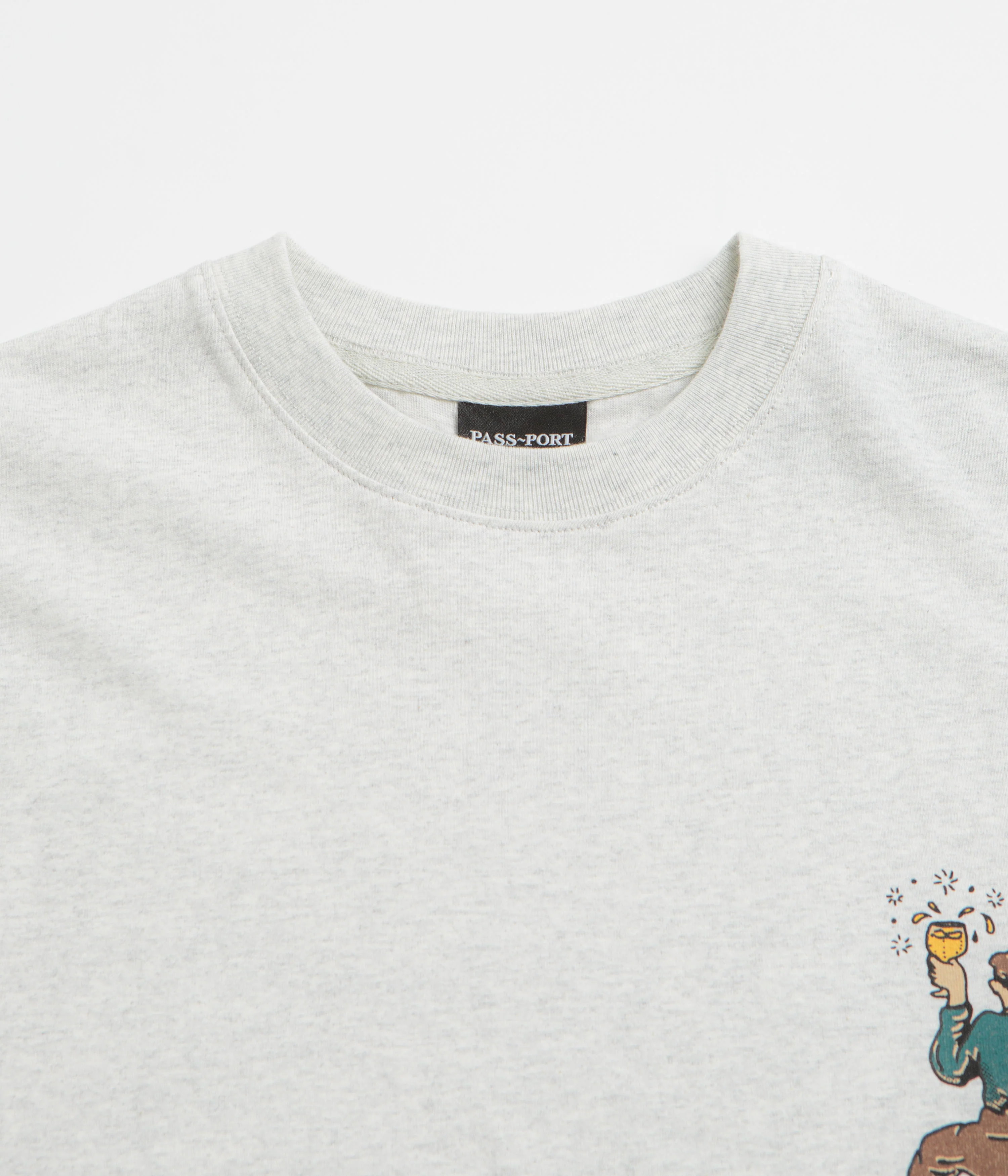 Pass Port Wine Em T-Shirt - Ash - Image 4