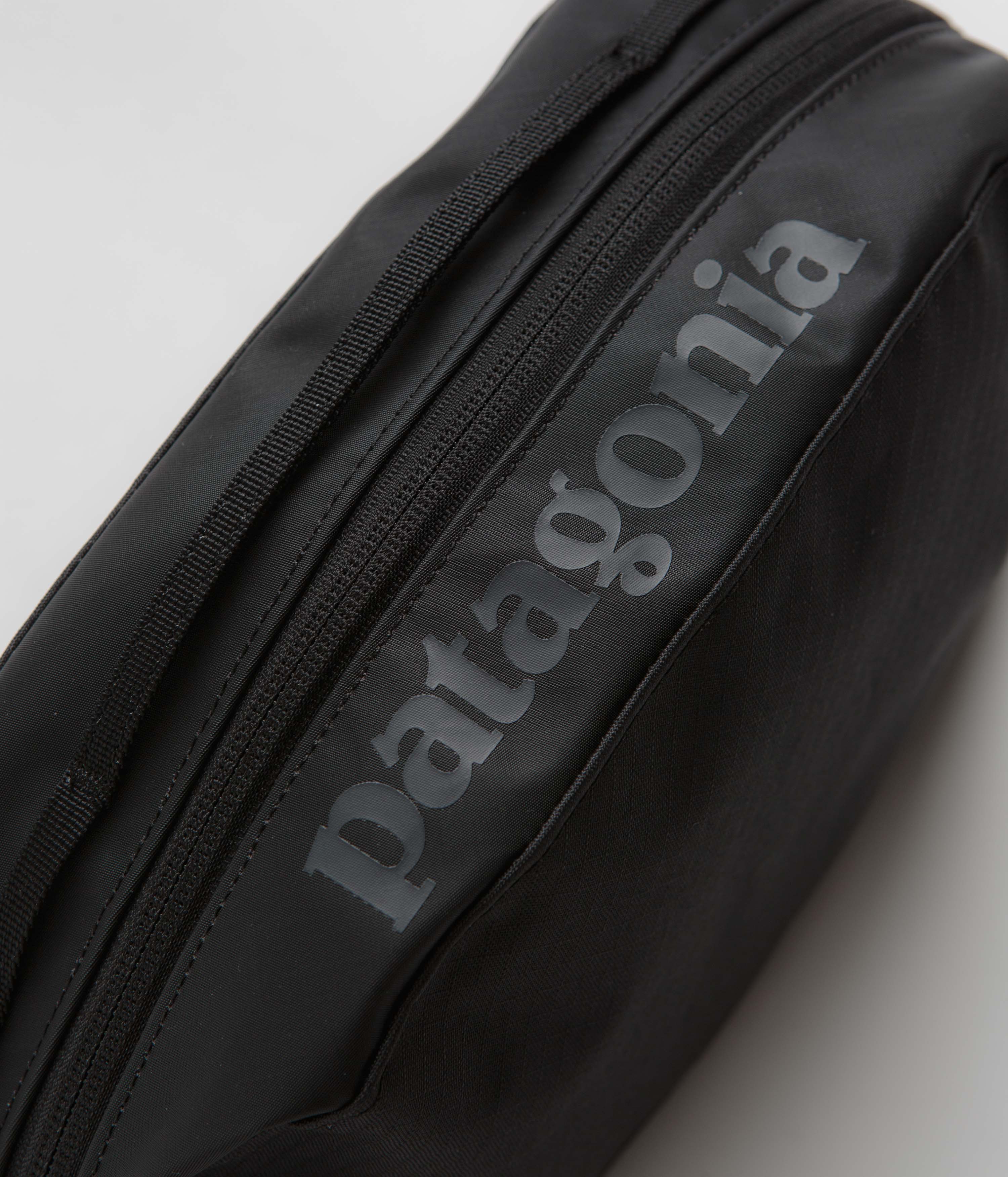 Patagonia Black Hole Cube 3L - Black - Image 3