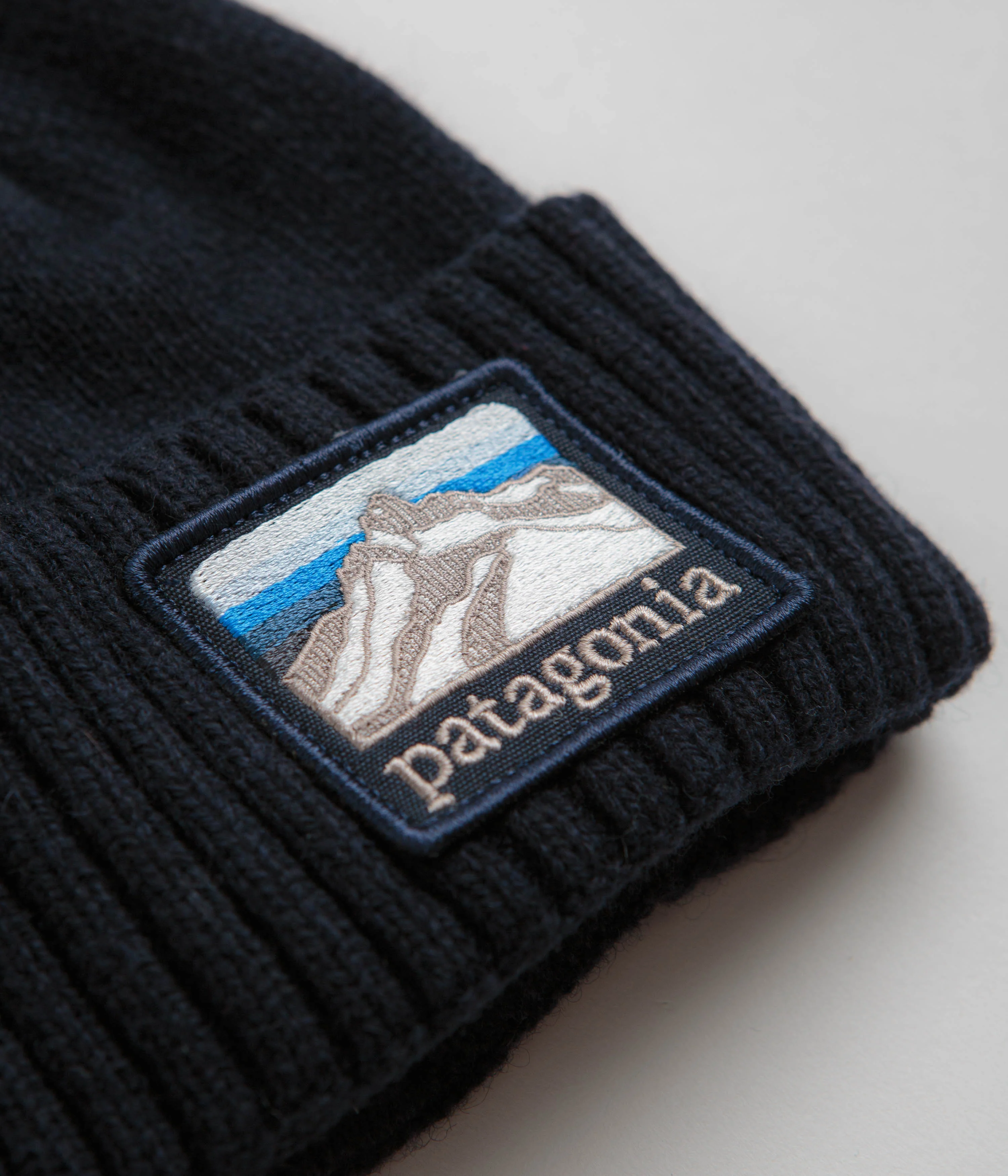 Patagonia Brodeo Beanie - Line Logo Ridge / Classic Navy - Image 2