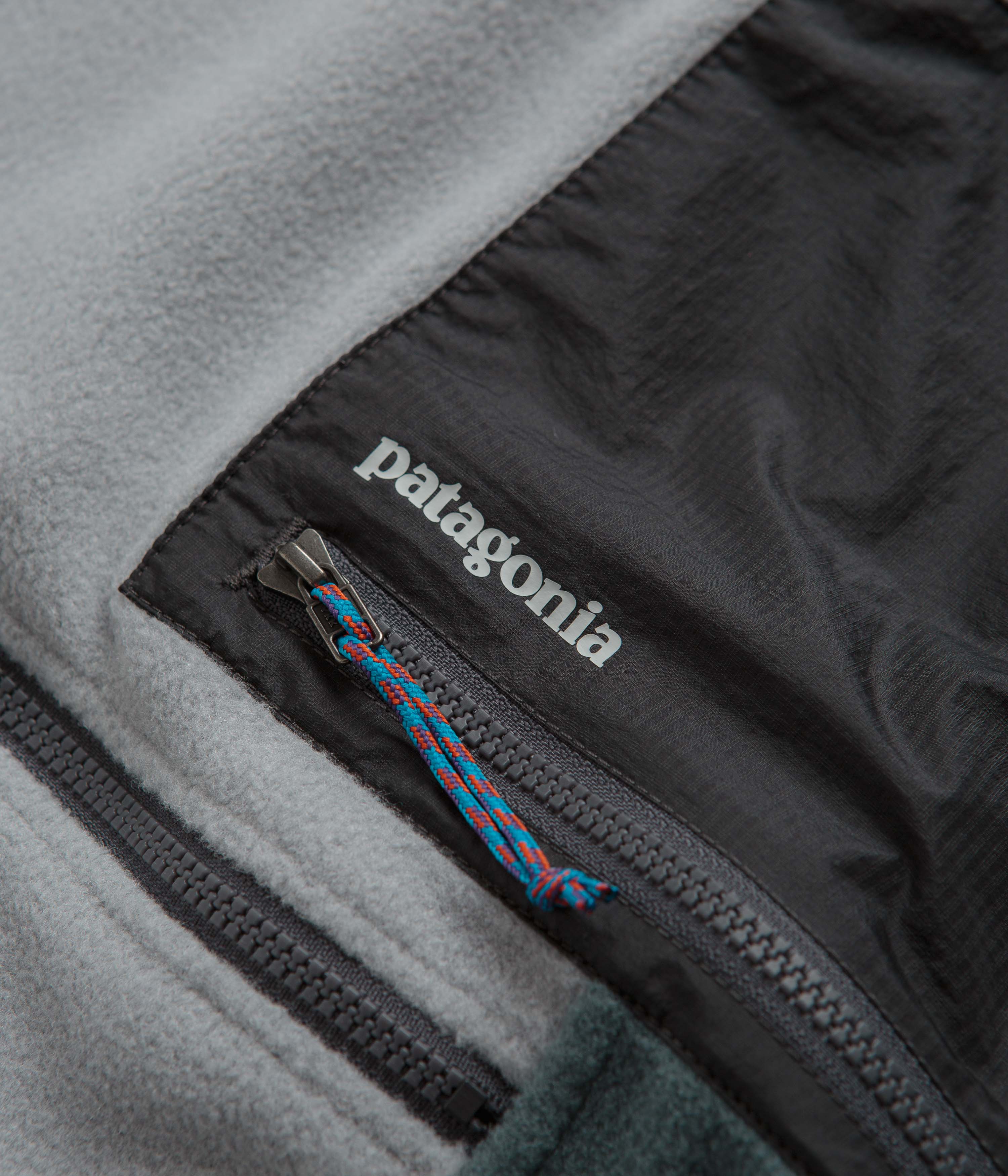 Patagonia Microdini 1/2 Zip Pullover Fleece - Nouveau Green / Salt Grey - Image 3
