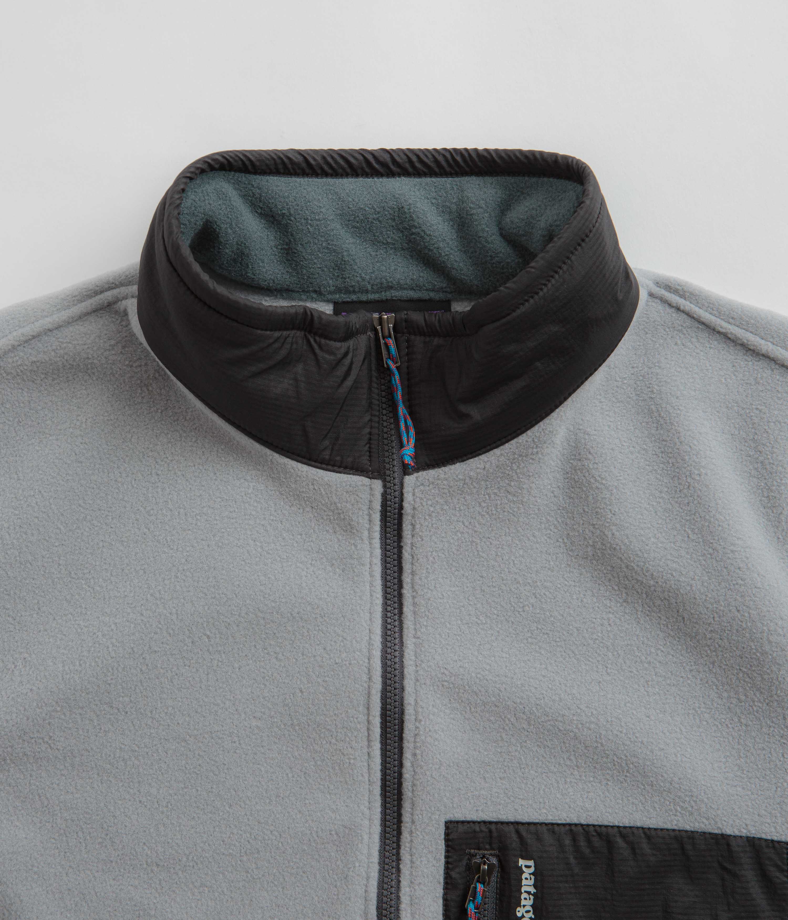 Patagonia Microdini 1/2 Zip Pullover Fleece - Nouveau Green / Salt Grey - Image 4