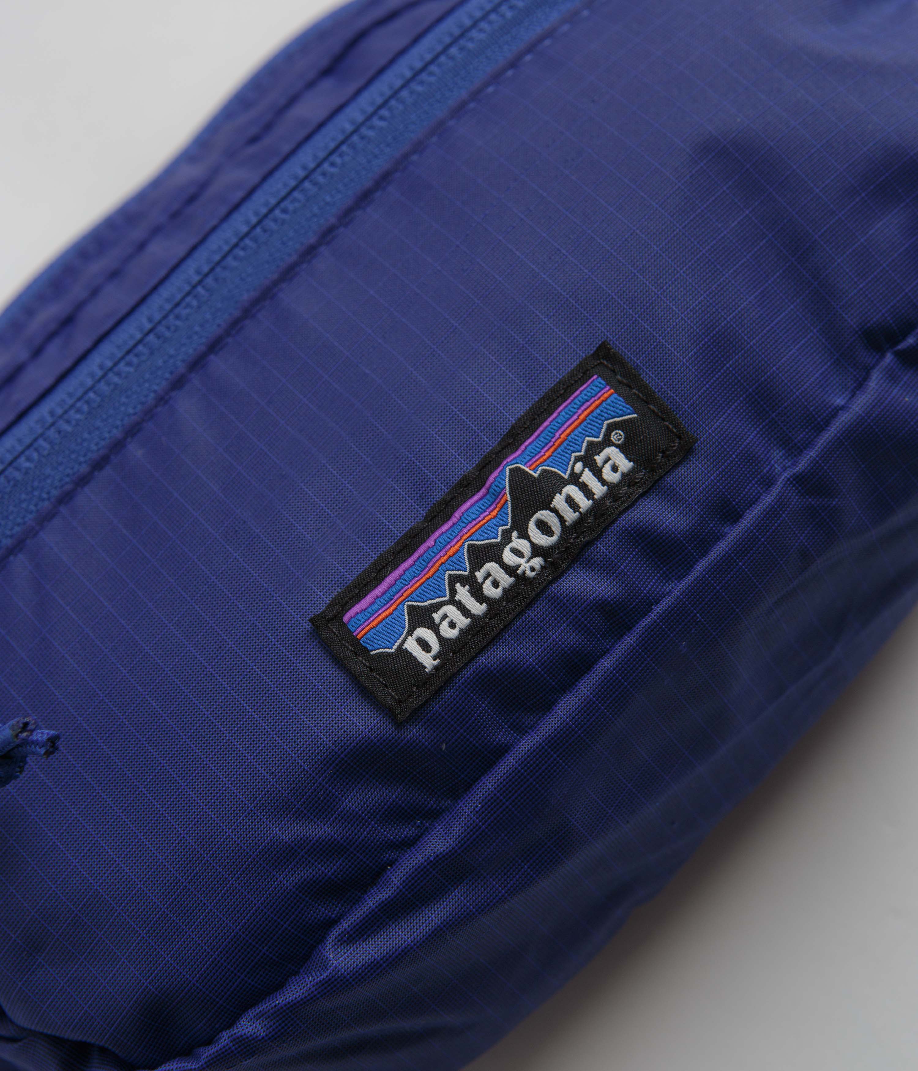 Patagonia Ultralight Black Hole Mini Hip Pack - Passage Blue - Image 2