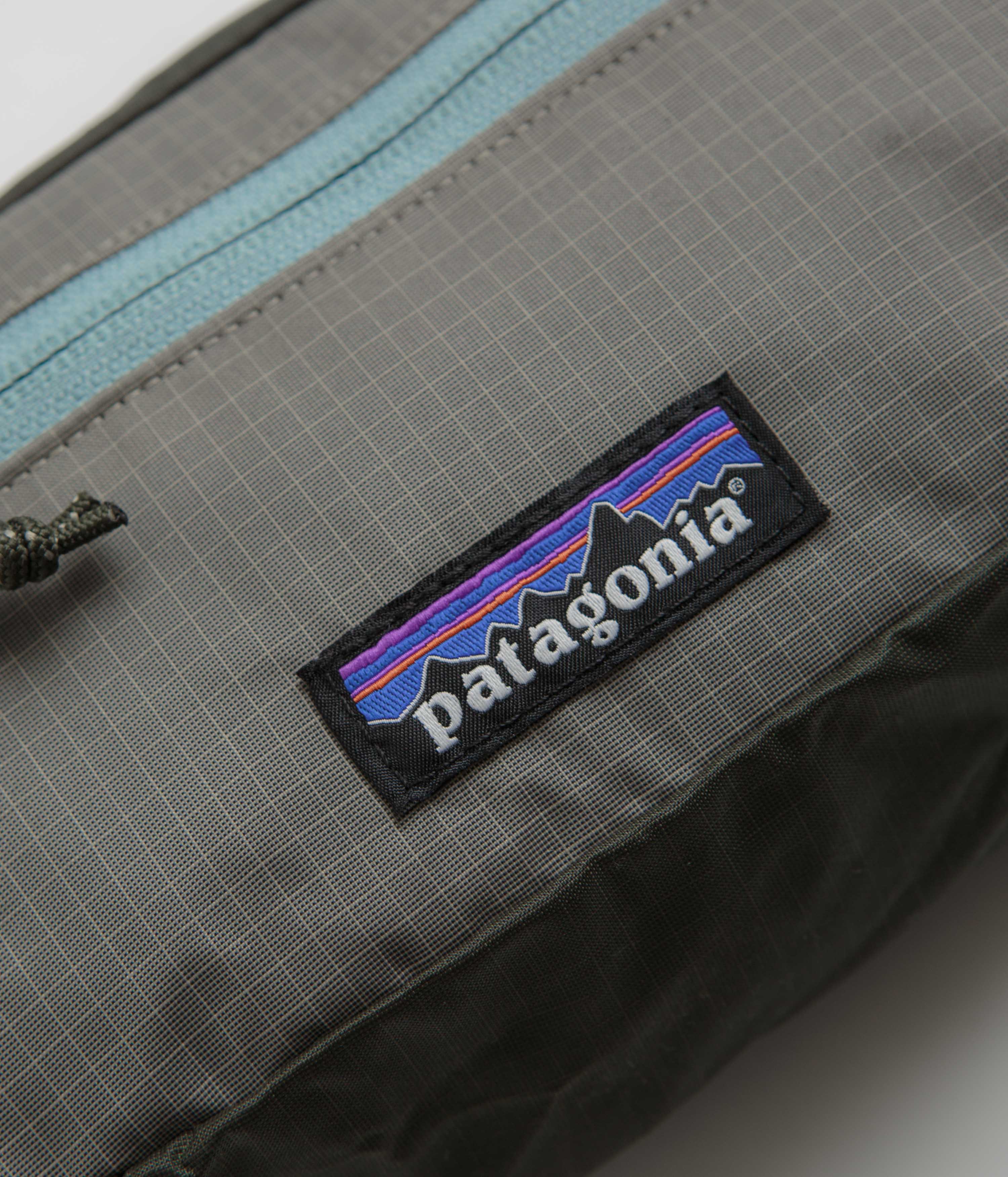 Patagonia Ultralight Black Hole Mini Hip Pack - Pine Needle Green - Image 2