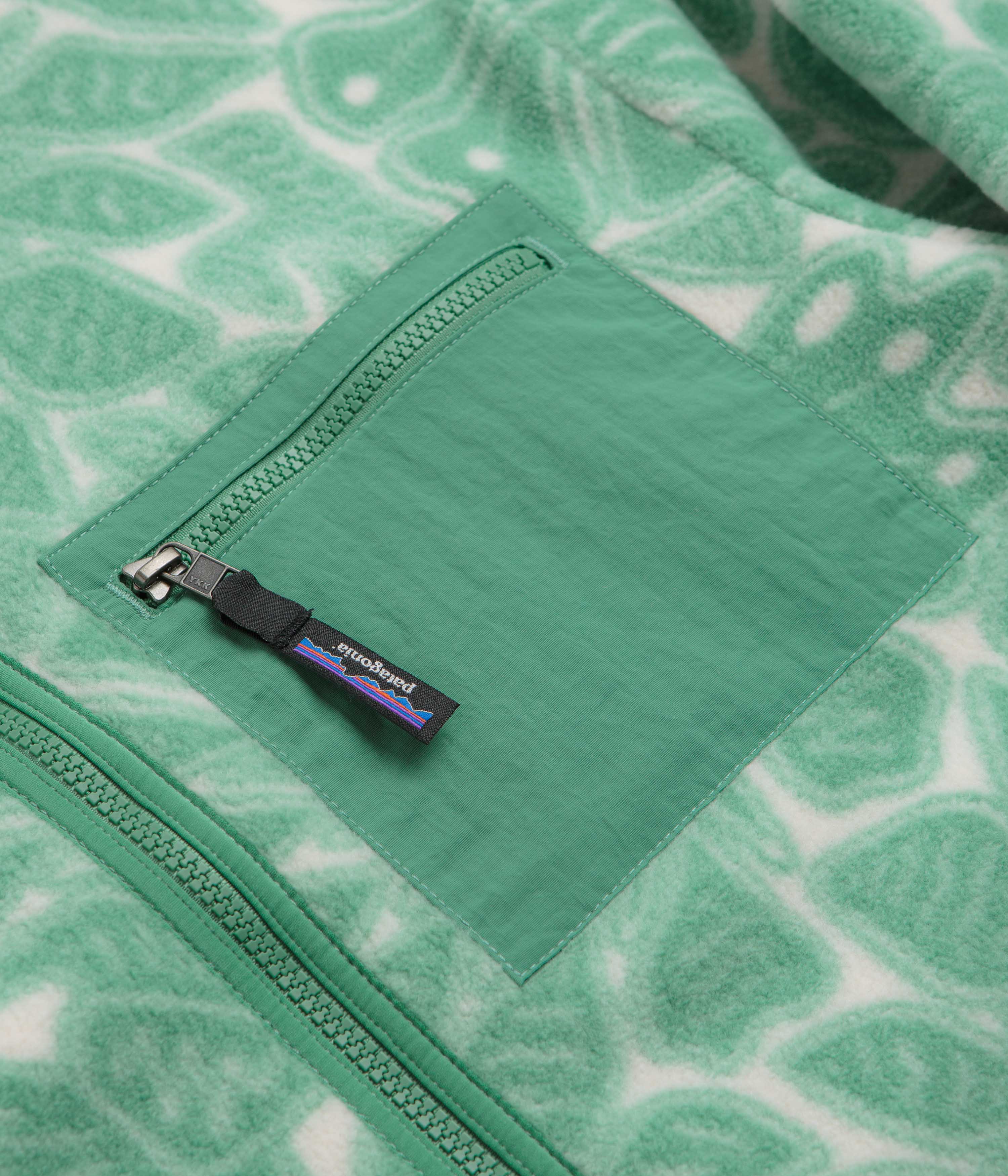 Patagonia Womens Synchilla Fleece Jacket - Bees and Flowers: Heartleaf Green - Image 5