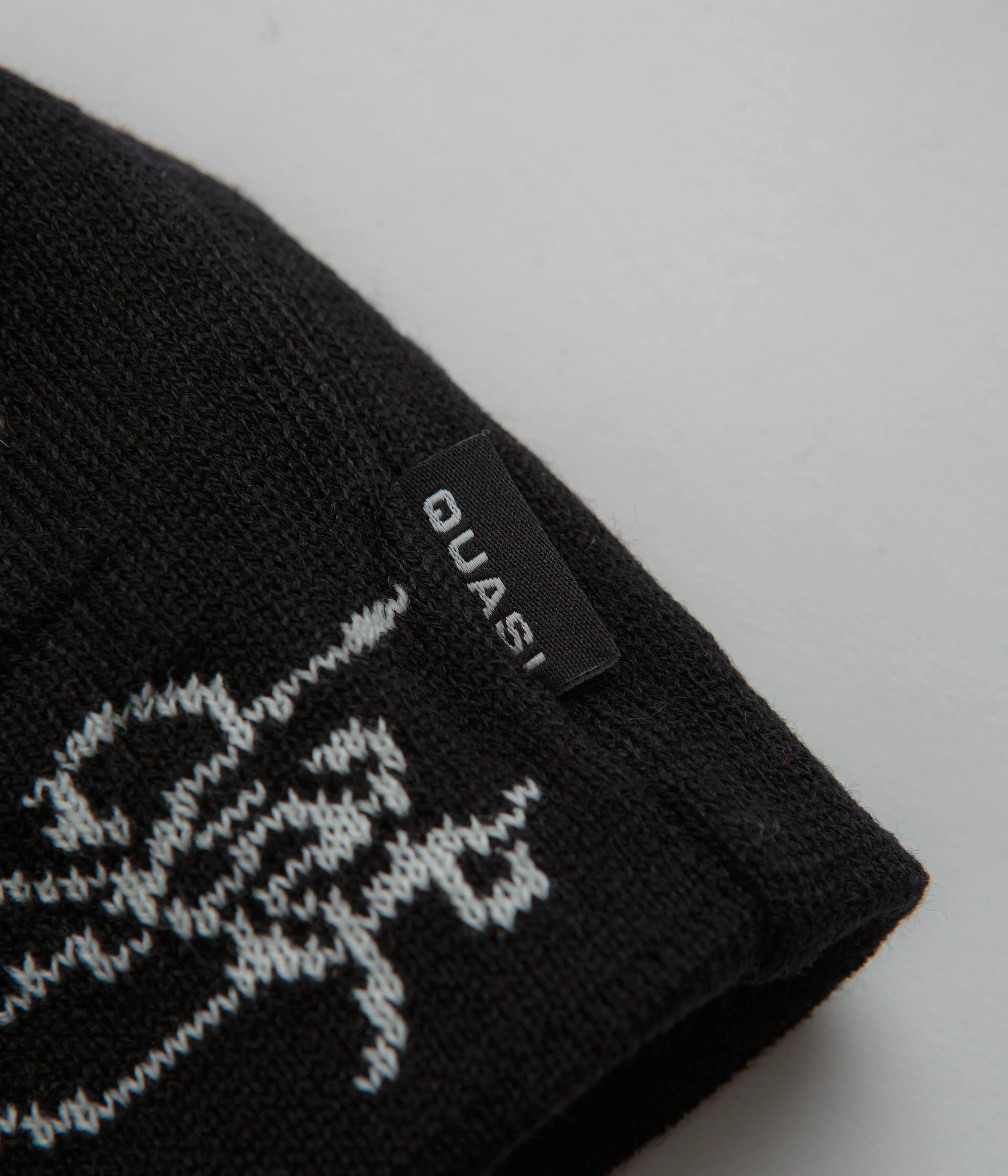 Quasi Lascaux Beanie - Black - Image 2