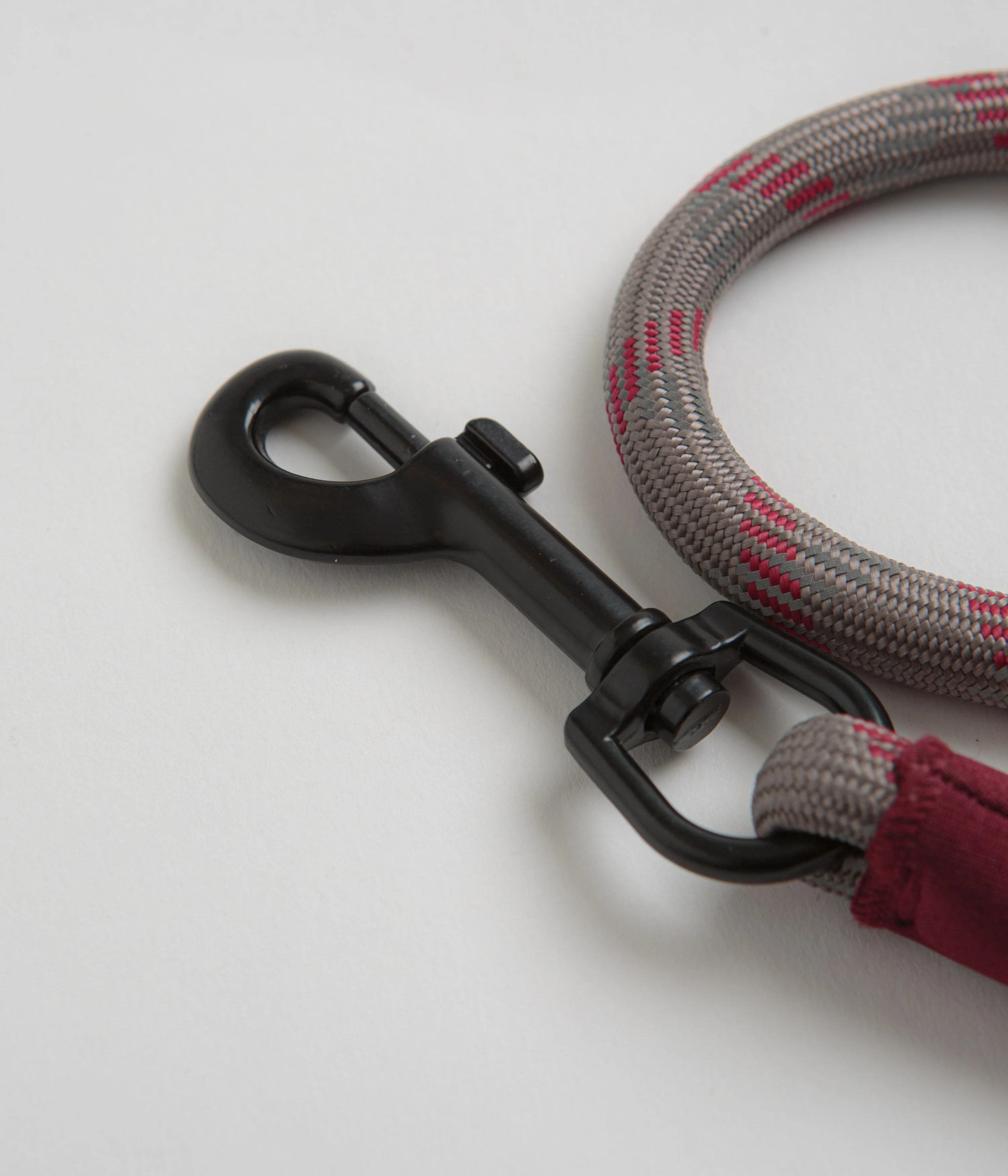 Snow Peak Rope Medium Dog Lead - Grey / Red - Image 3