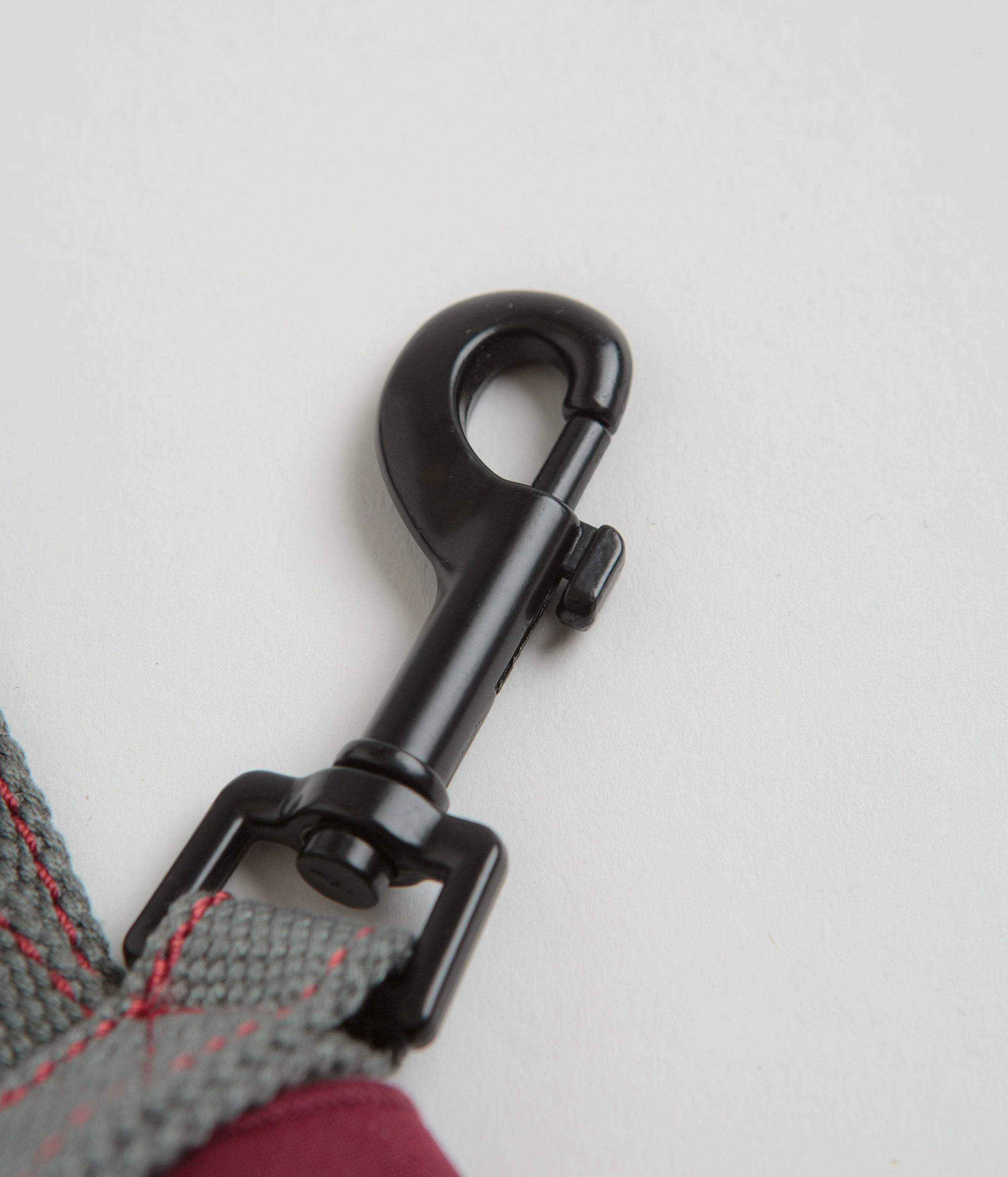 Snow Peak Soft Medium Dog Lead - Grey / Red - Image 3
