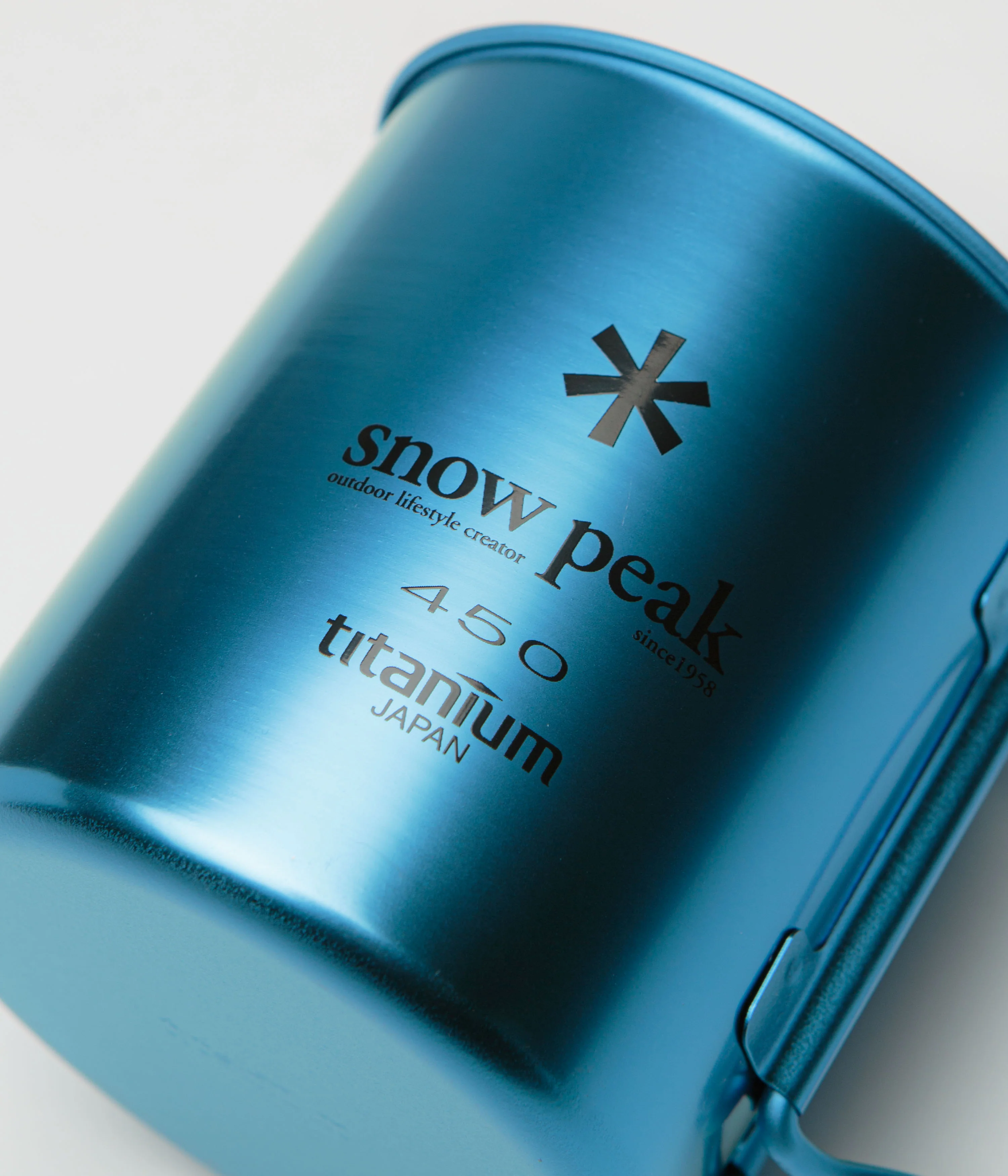 Snow Peak Titanium Single Wall 450ml Mug - Anodized Blue - Image 2