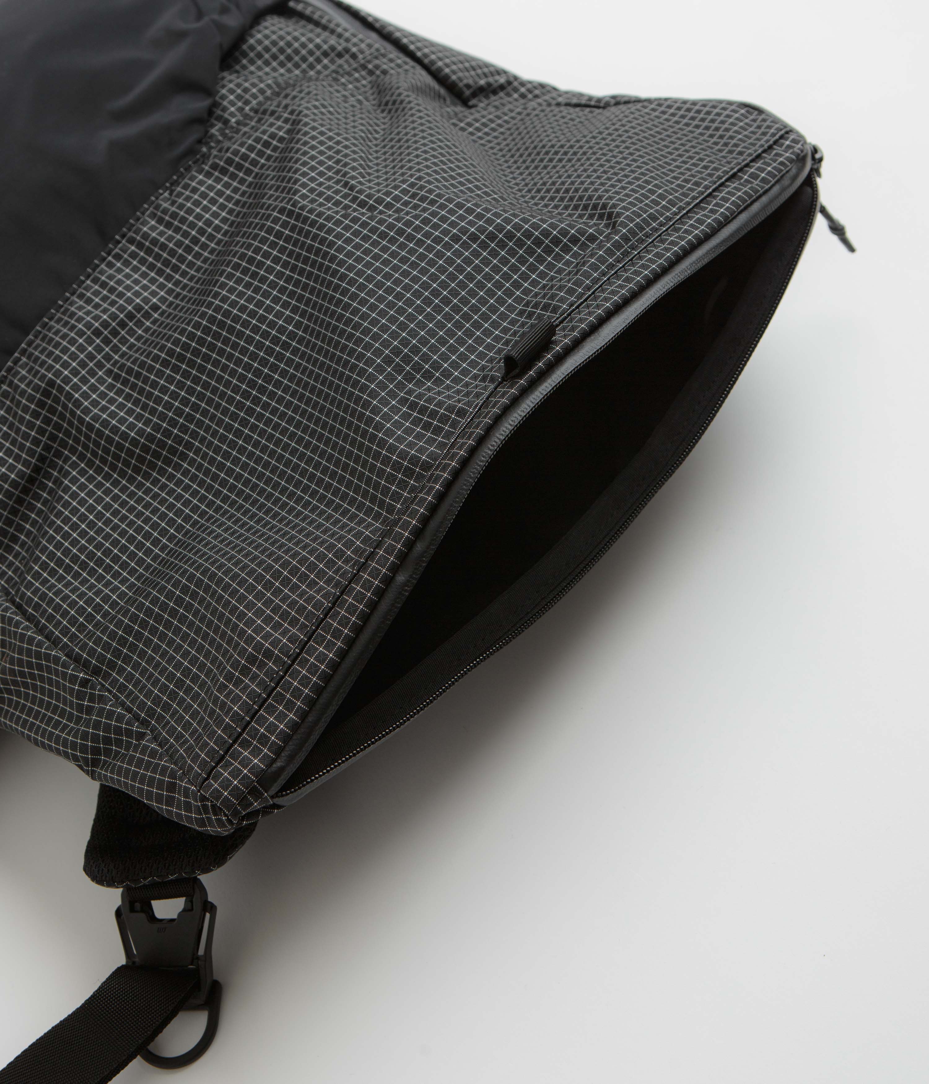Snow Peak Transit Shoulder Bag - Black - Image 5