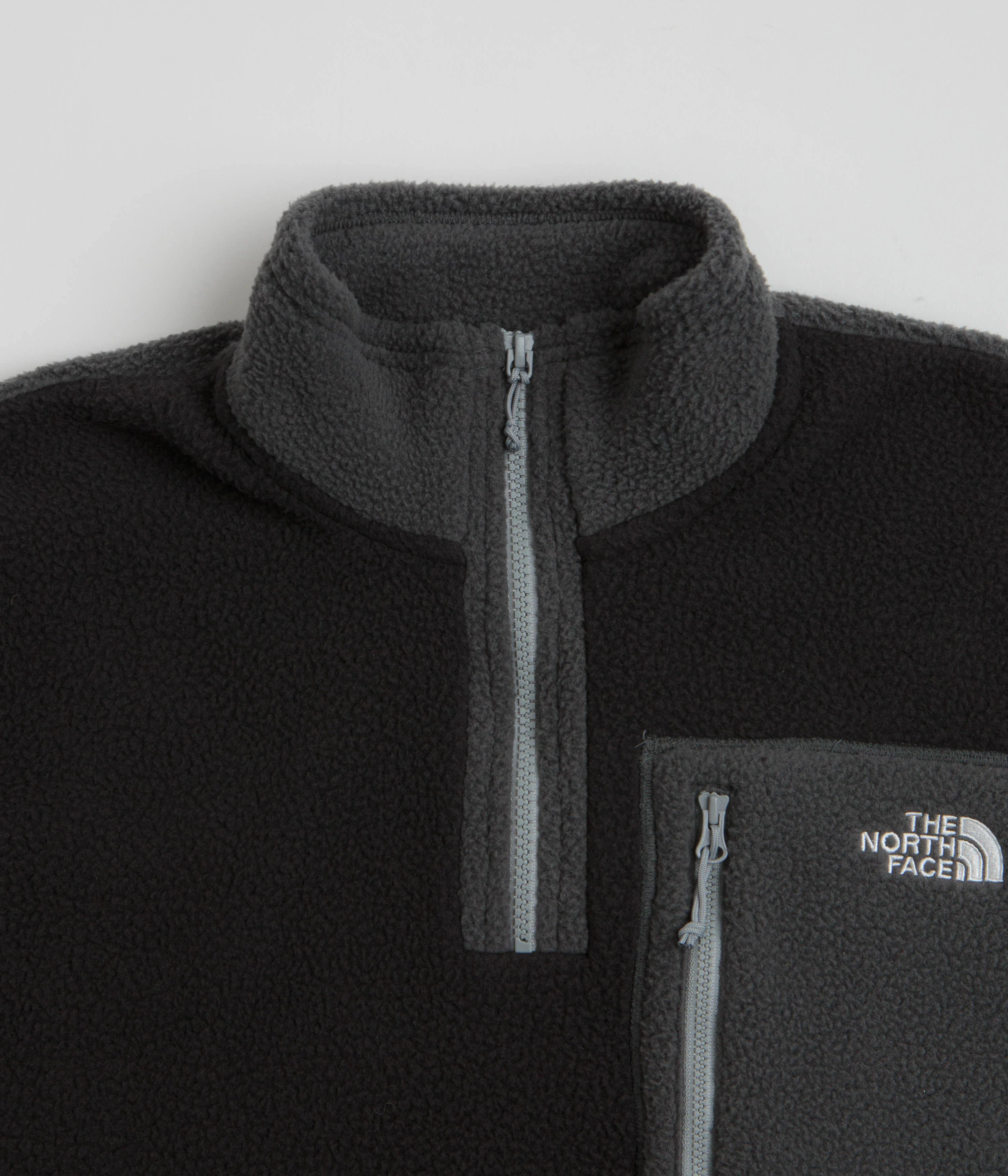 The North Face Yumiori 1/4 Zip Fleece - TNF Black / Asphalt Grey / Monument Grey - Image 4