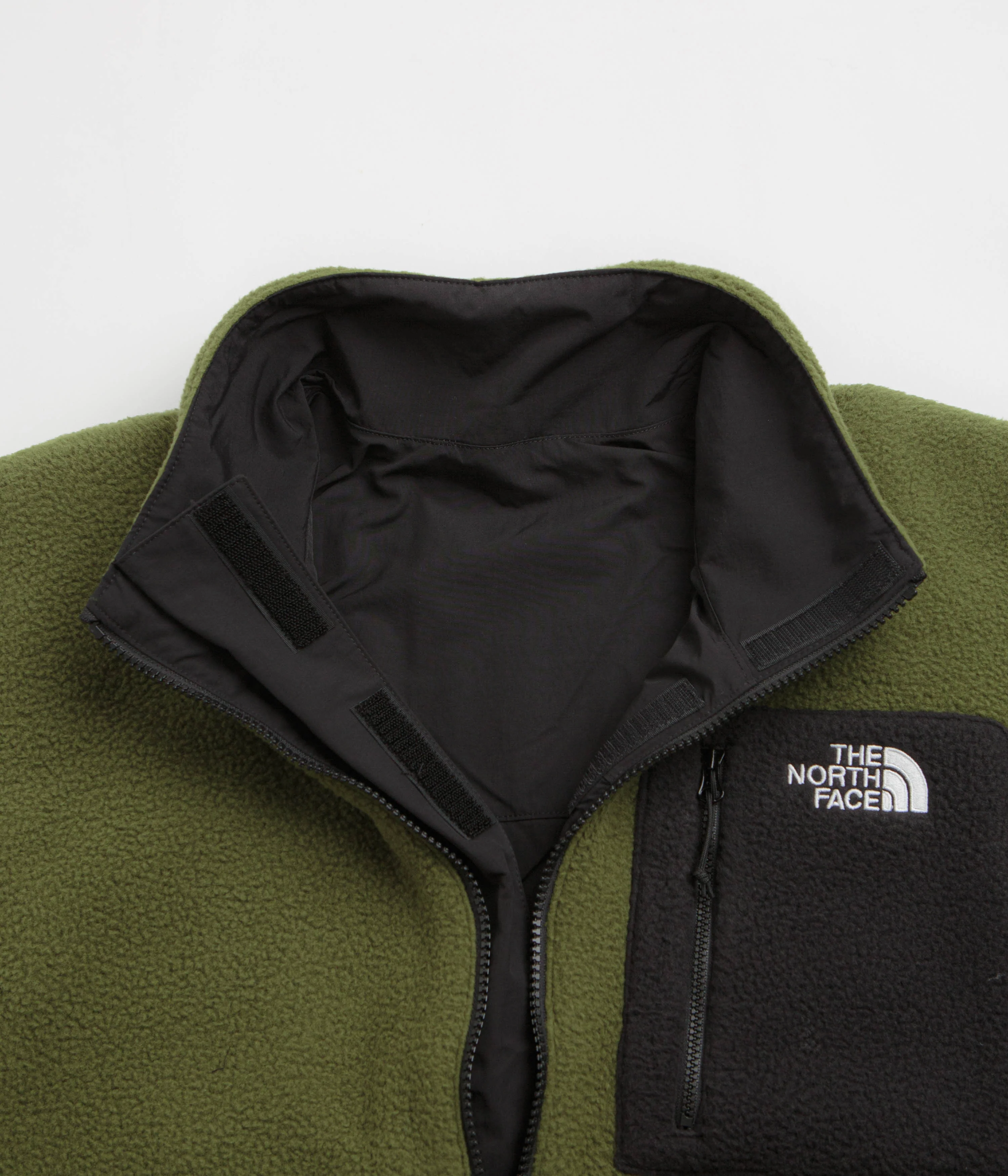 The North Face Yumiori Reversible Jacket - TNF Black / Woodland Green - Image 5