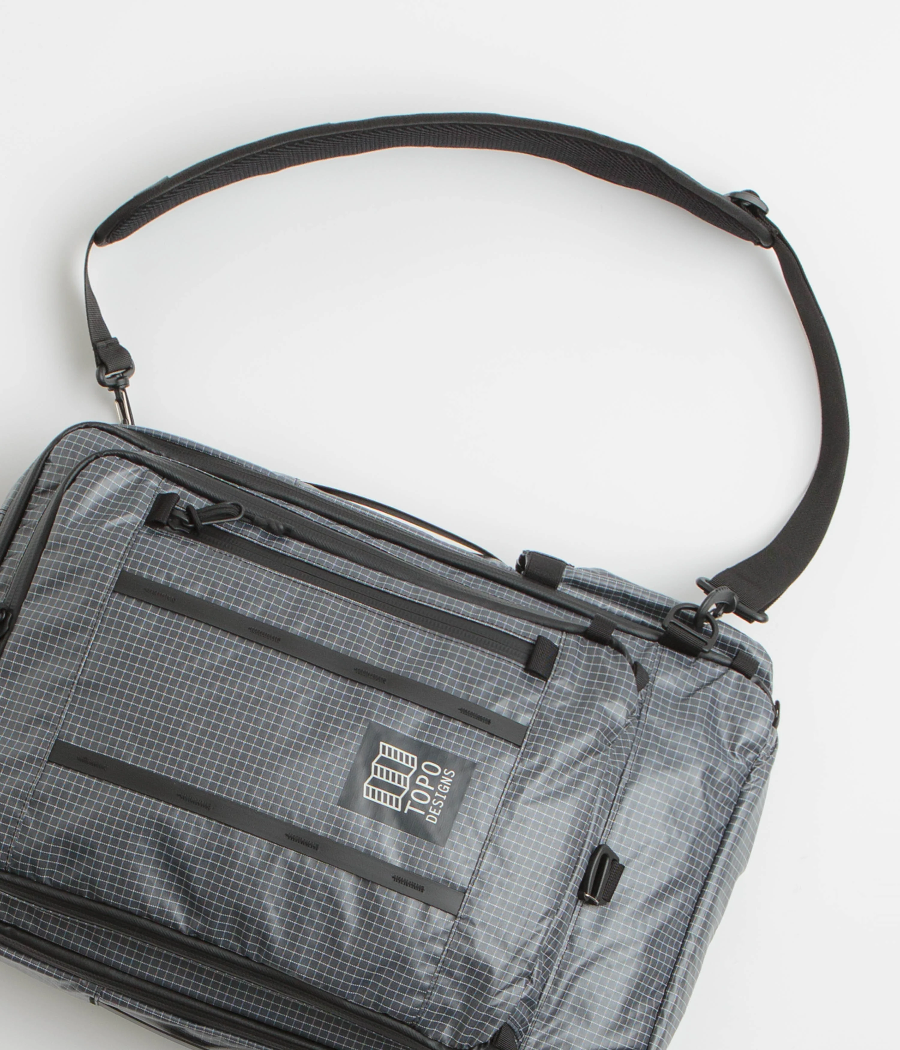 Topo Designs Apex 30L Travel Bag - Black - Image 8