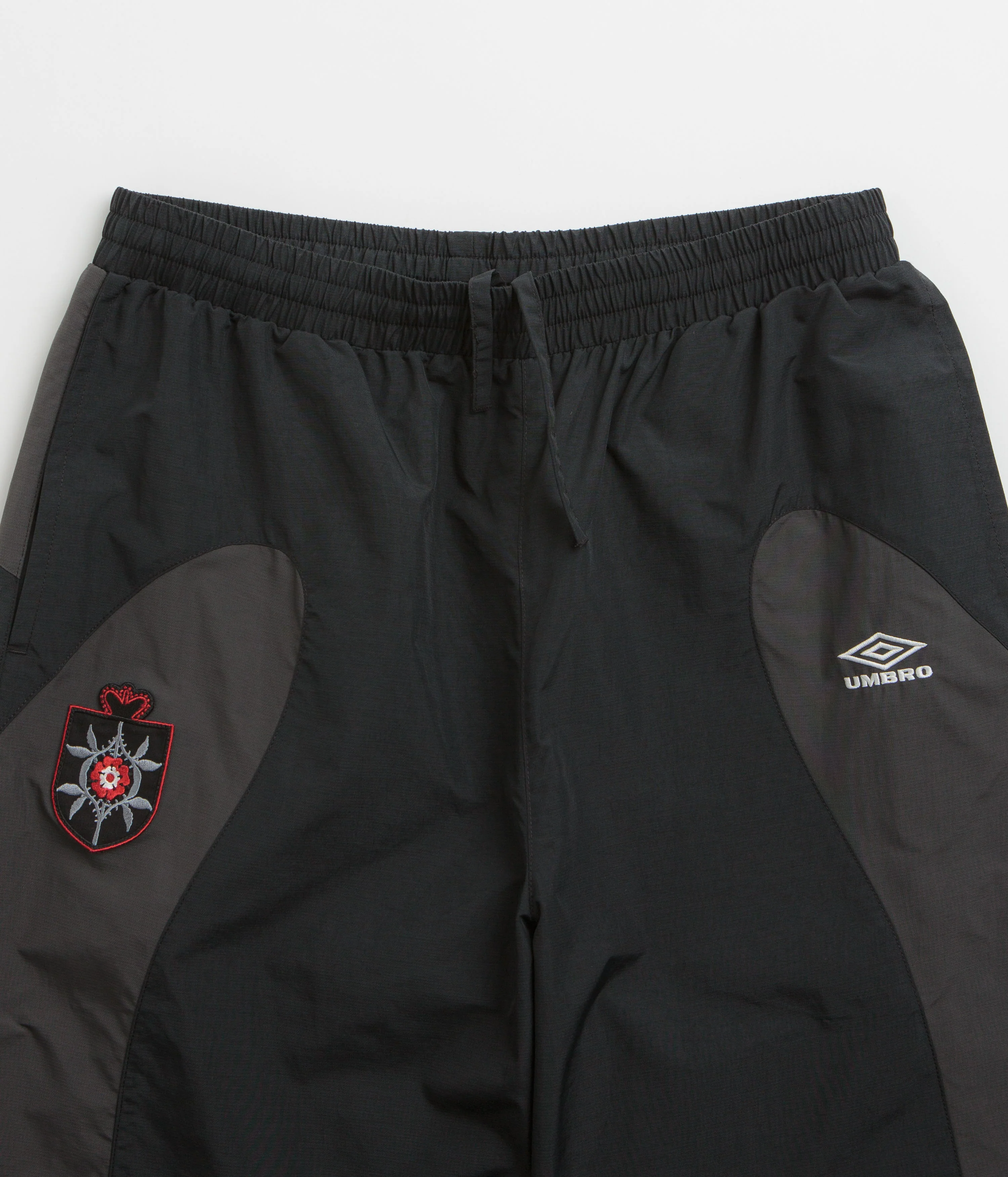 Umbro Rose Crest Track Pants - Black / Dark Gray - Image 4