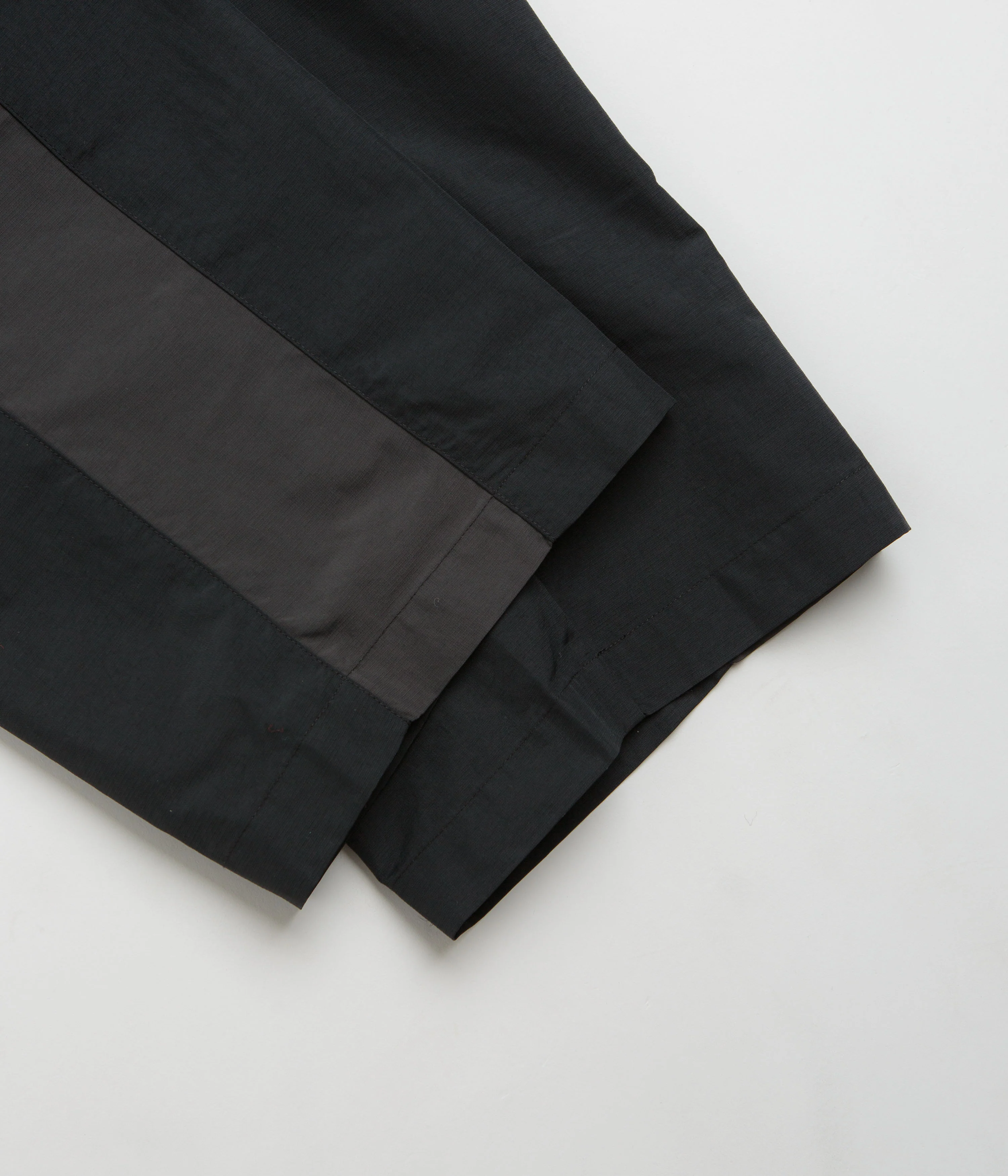 Umbro Rose Crest Track Pants - Black / Dark Gray - Image 8