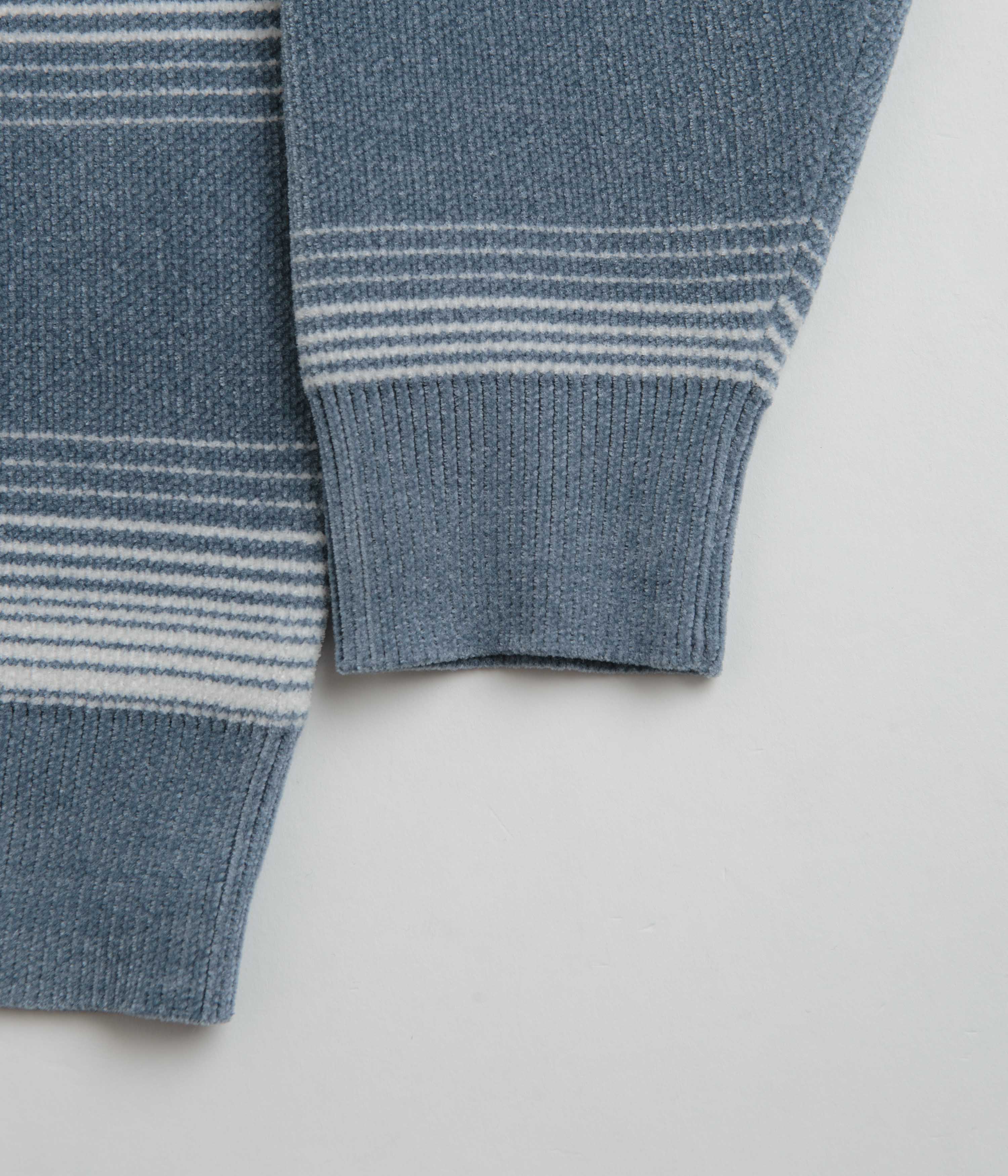 Yardsale Ripple Chenille Crewneck Sweatshirt - White / Blue - Image 4