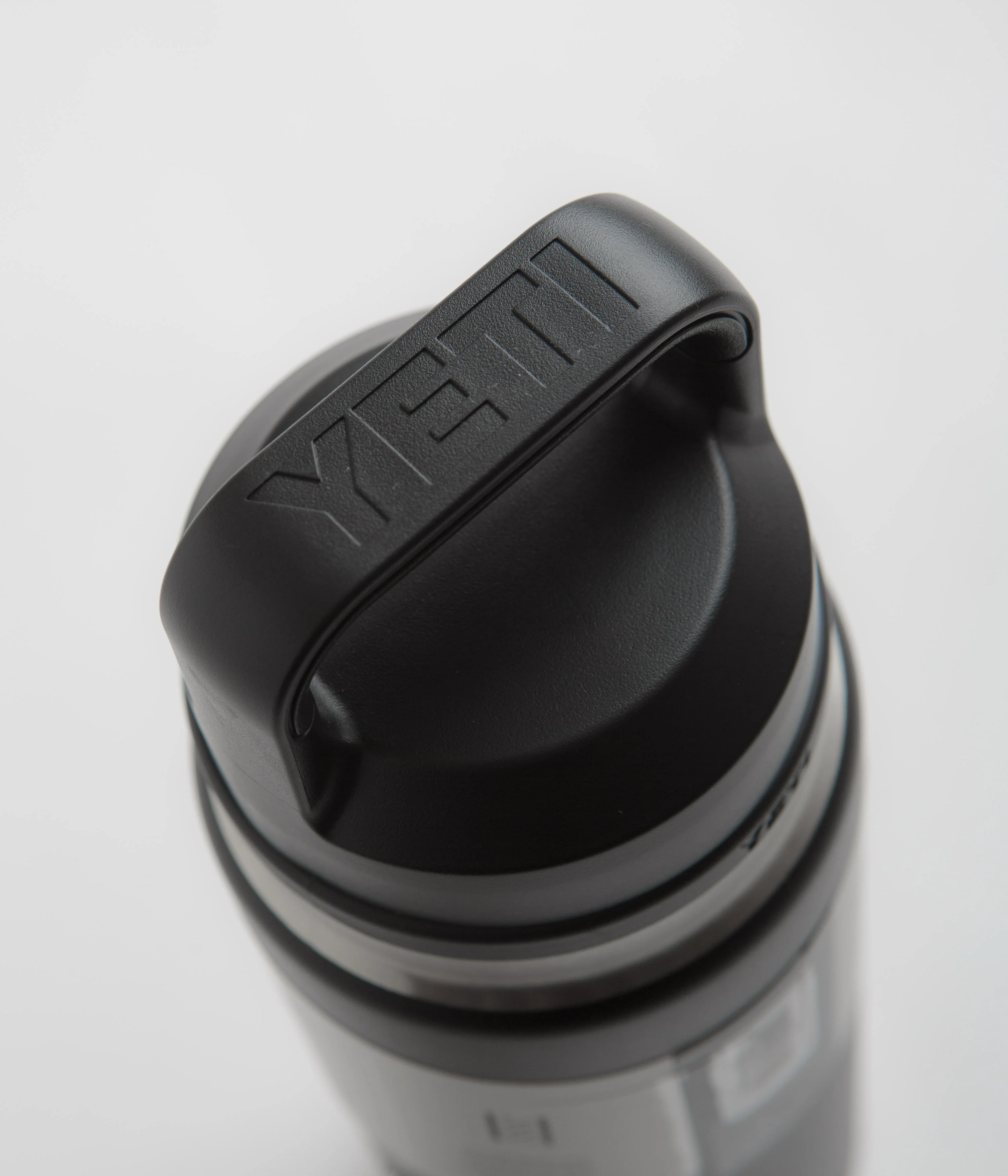 Yeti Chug Cap Rambler Bottle 26oz - Black - Image 3