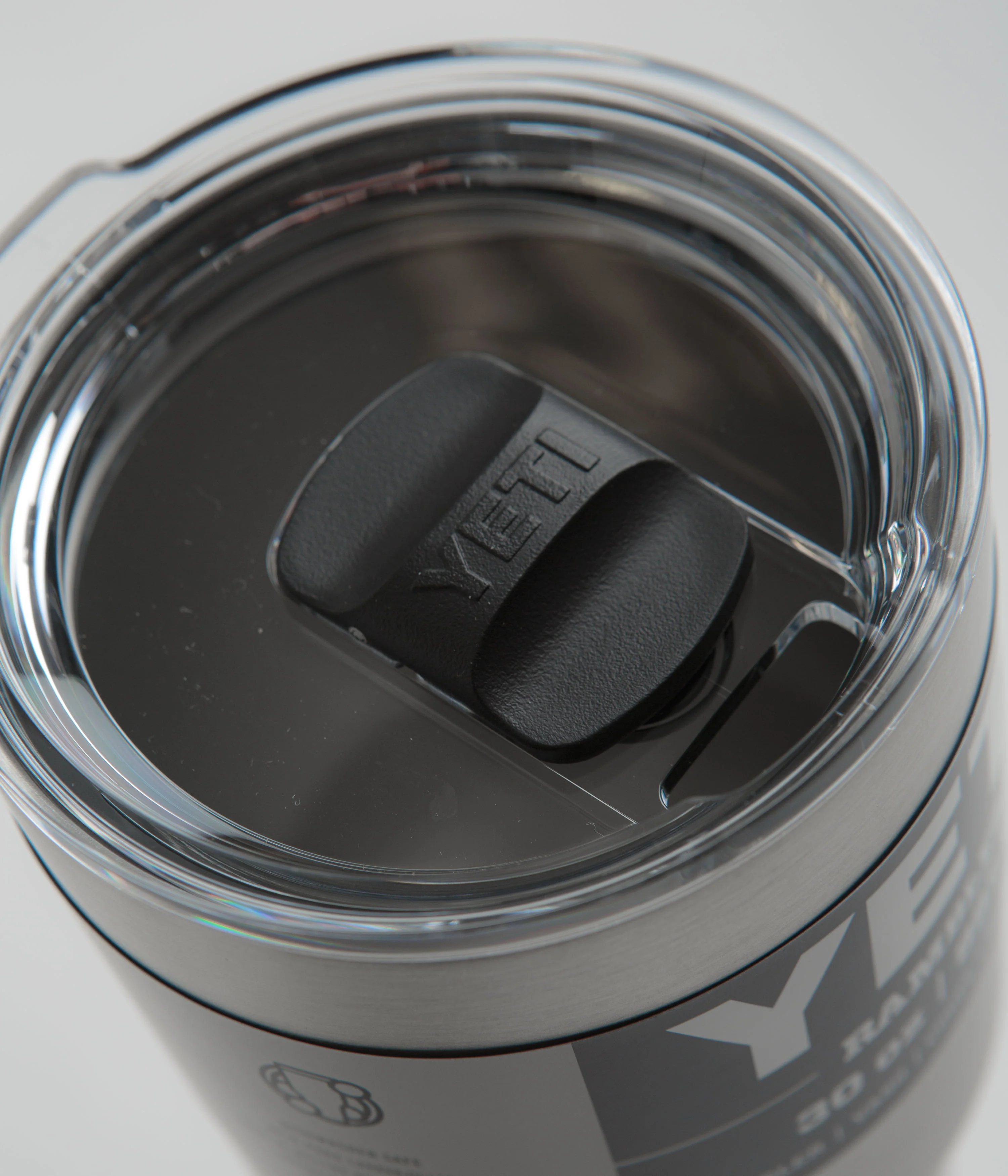 Yeti Rambler Tumbler V2 30oz - Stainless Steel - Image 3