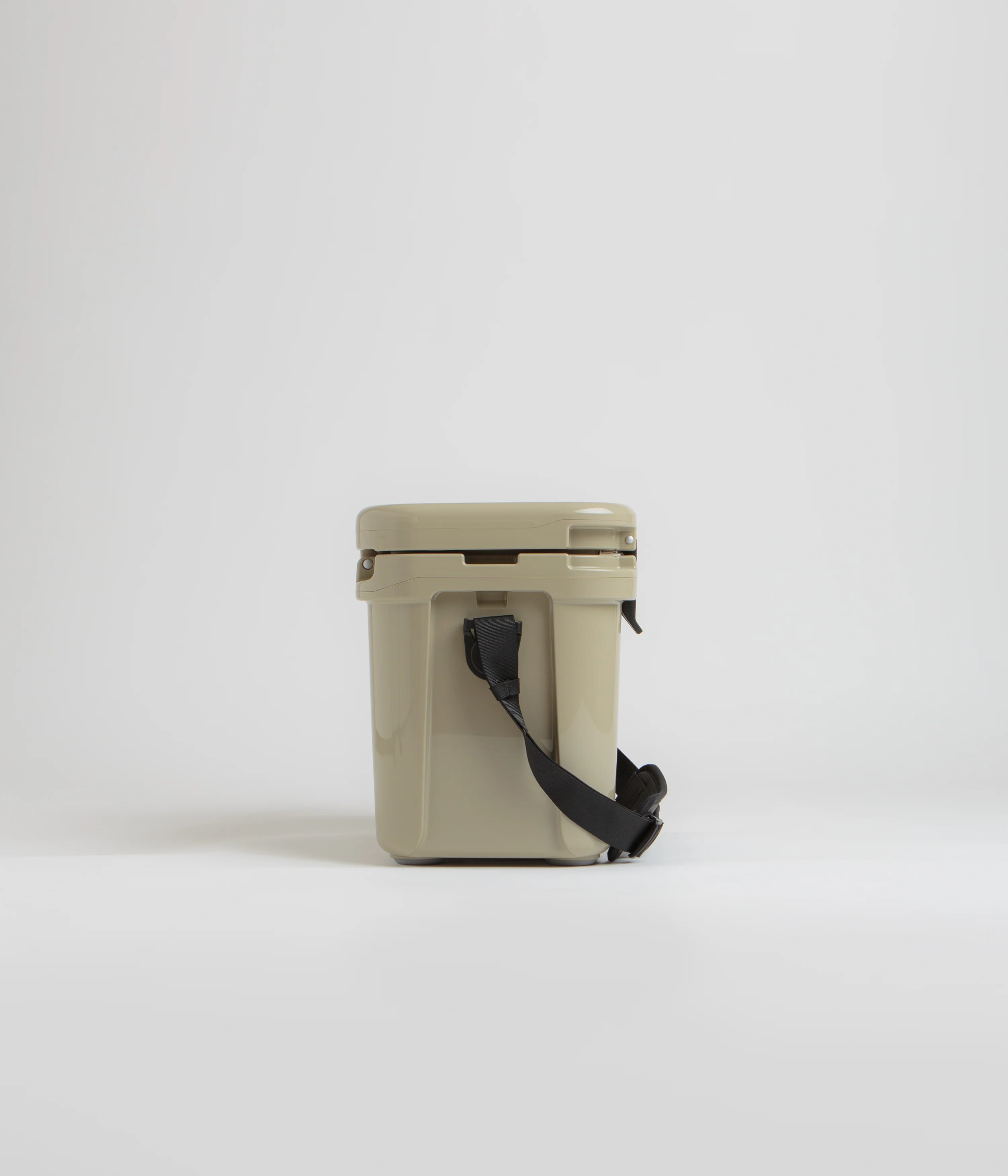 Yeti Roadie 15 Hard Cooler - Tan - Image 2