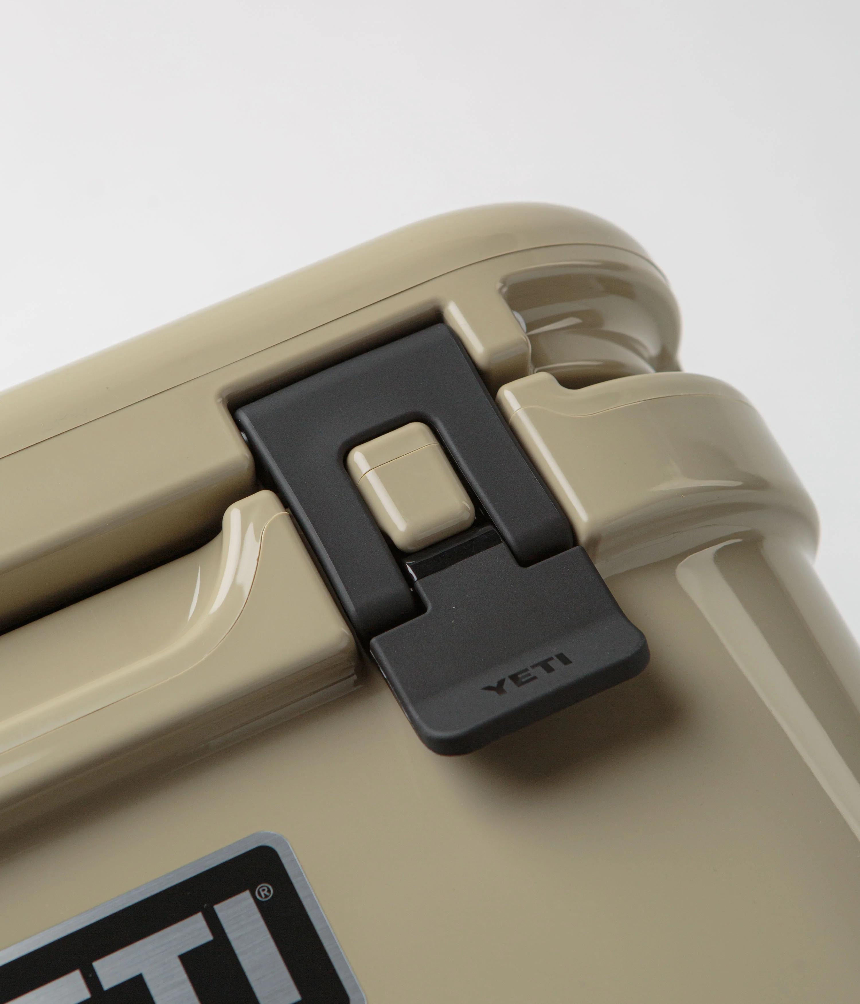 Yeti Roadie 24 Hard Cooler - Tan - Image 5