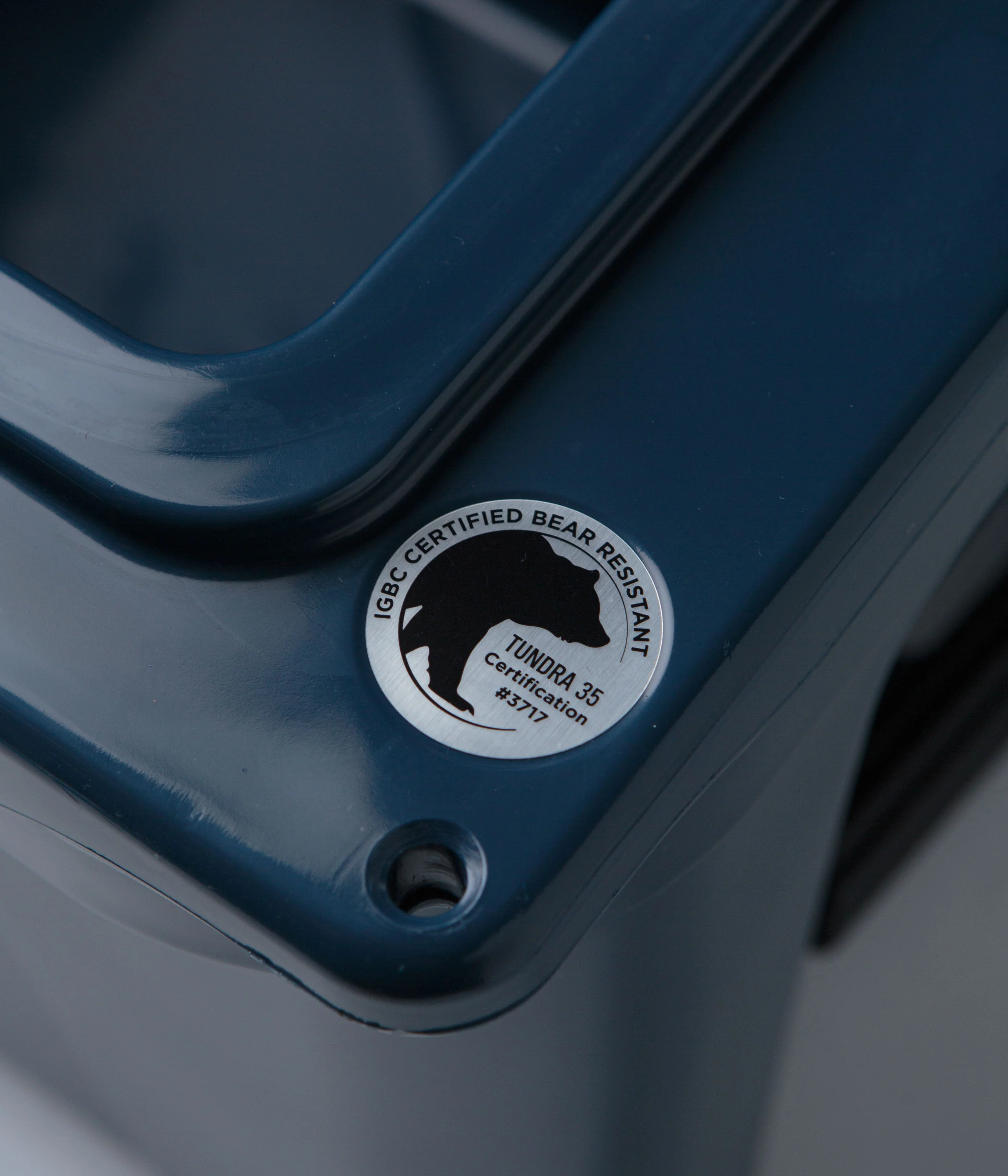 Yeti Tundra 35 Hard Cooler - Navy - Image 5