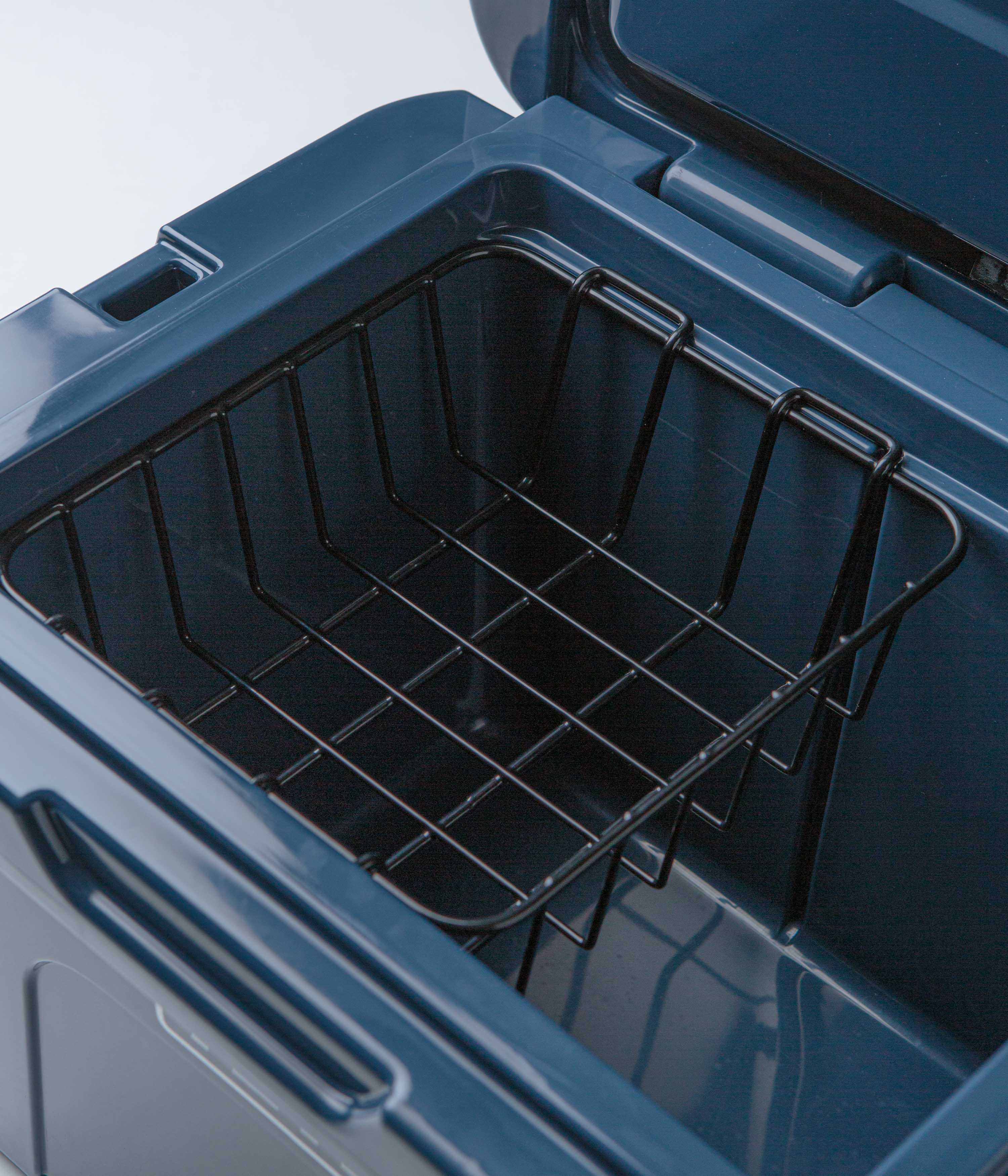 Yeti Tundra 35 Hard Cooler - Navy - Image 6